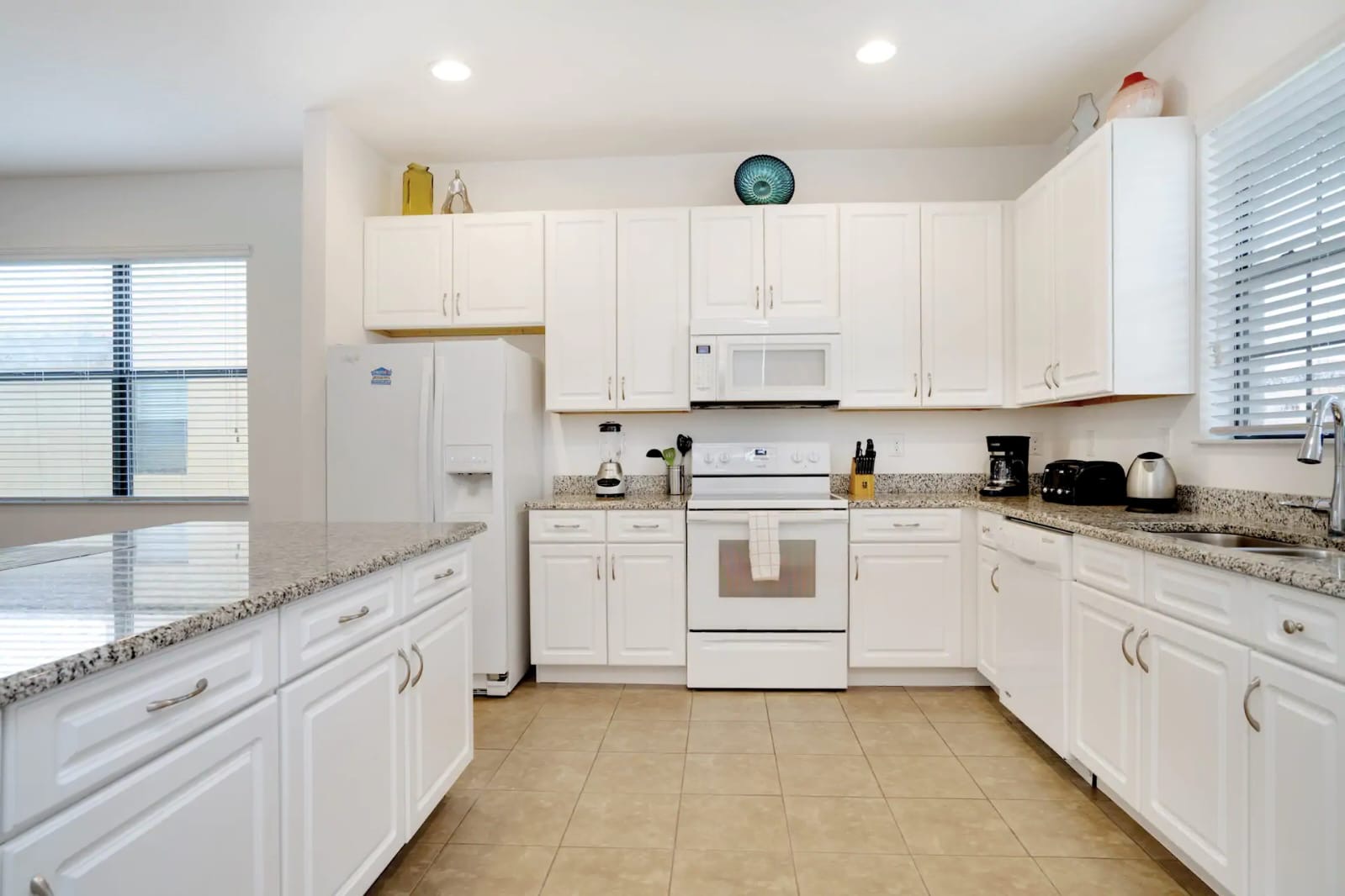 Grand EXEC 4BR Pool Home near Disney Parks
