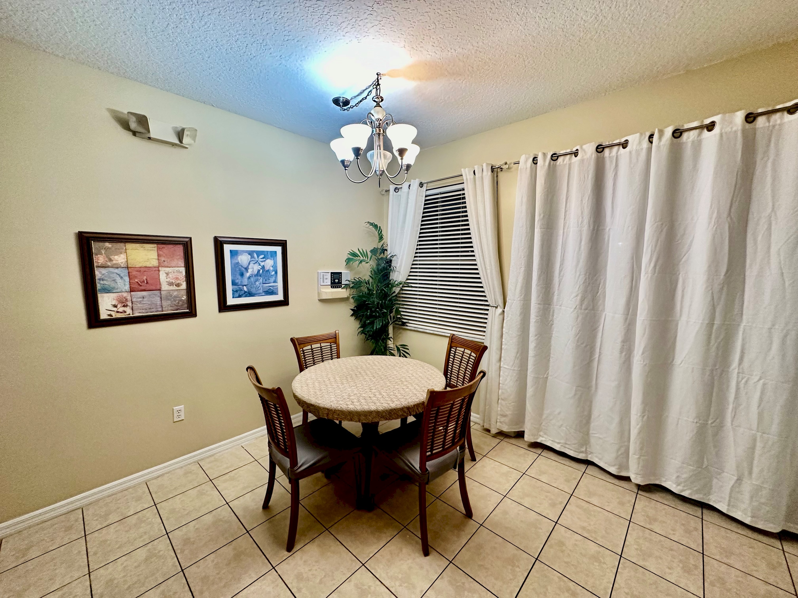 Grand Luxury 3BR Townhouse near Disney Parks