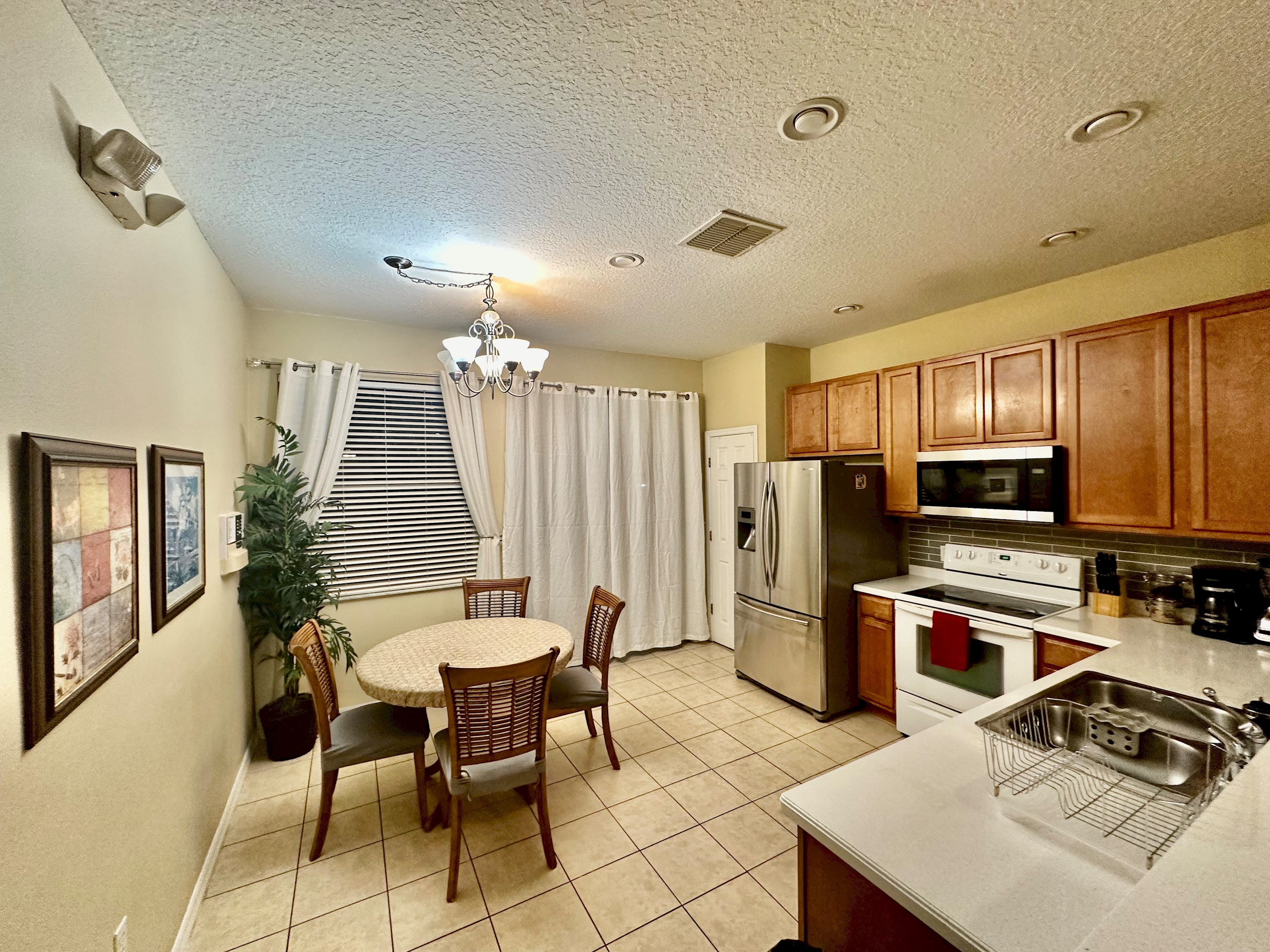 Grand Luxury 3BR Townhouse near Disney Parks