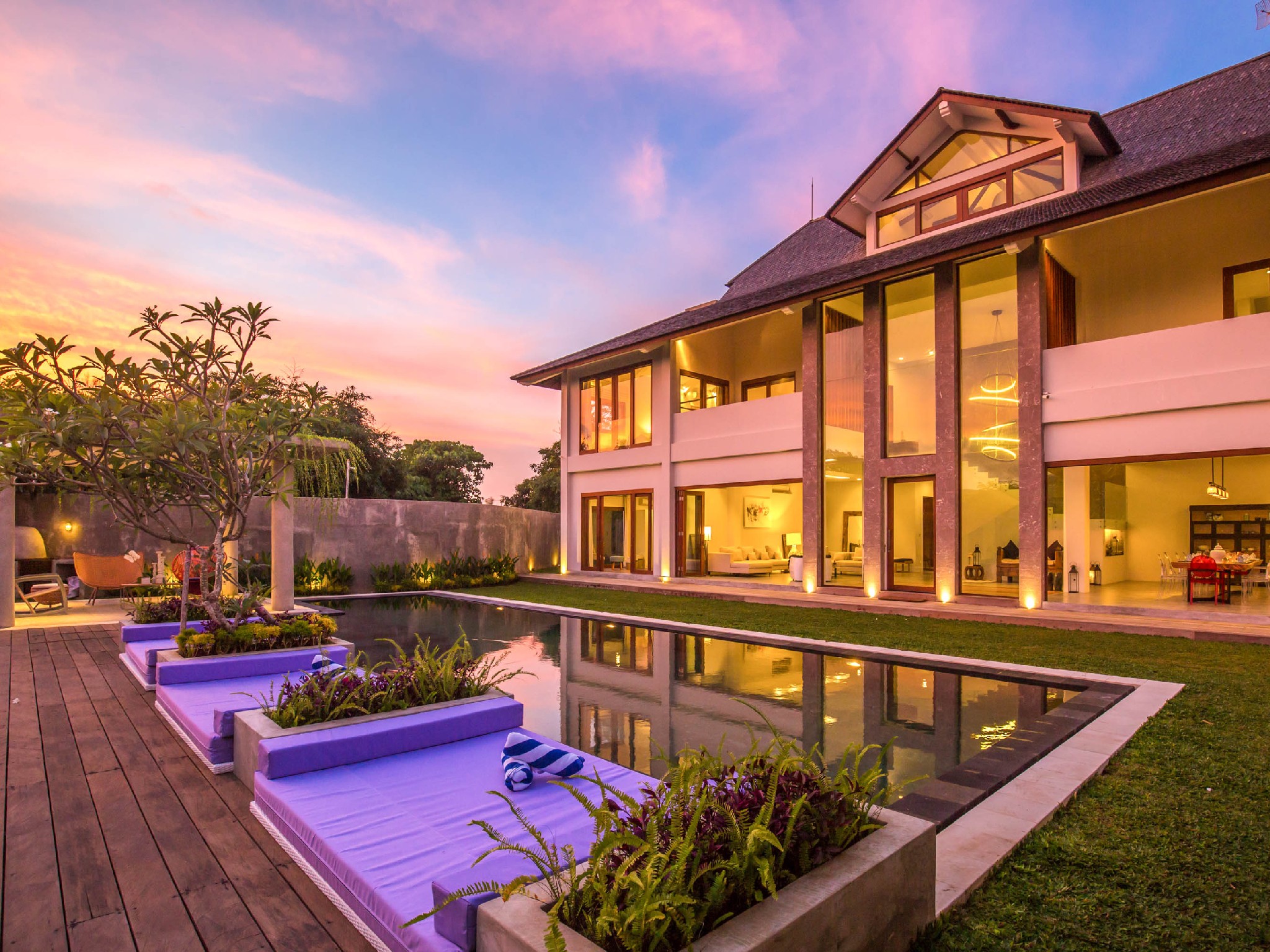 -, Indonesia