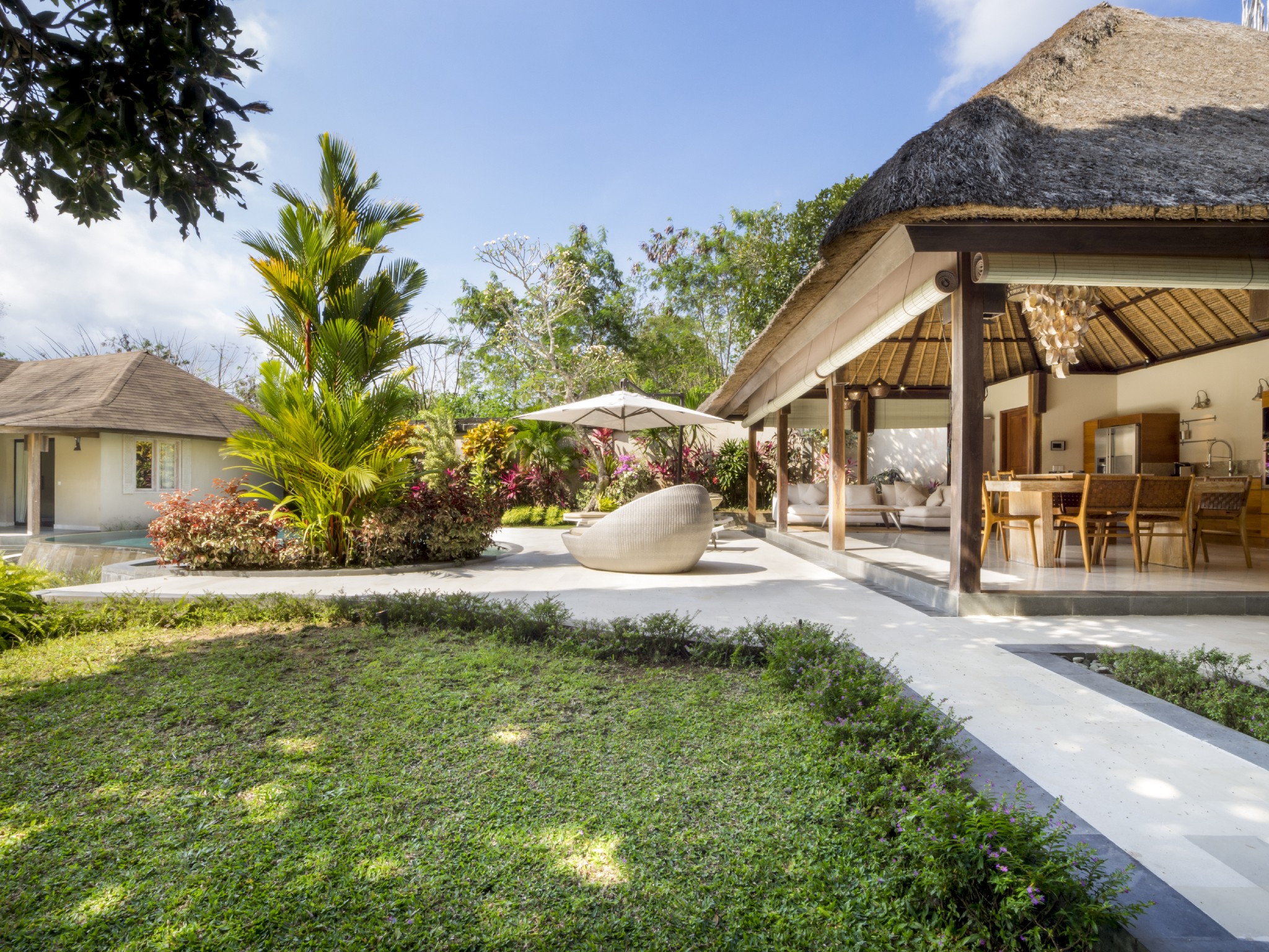 -, Indonesia
