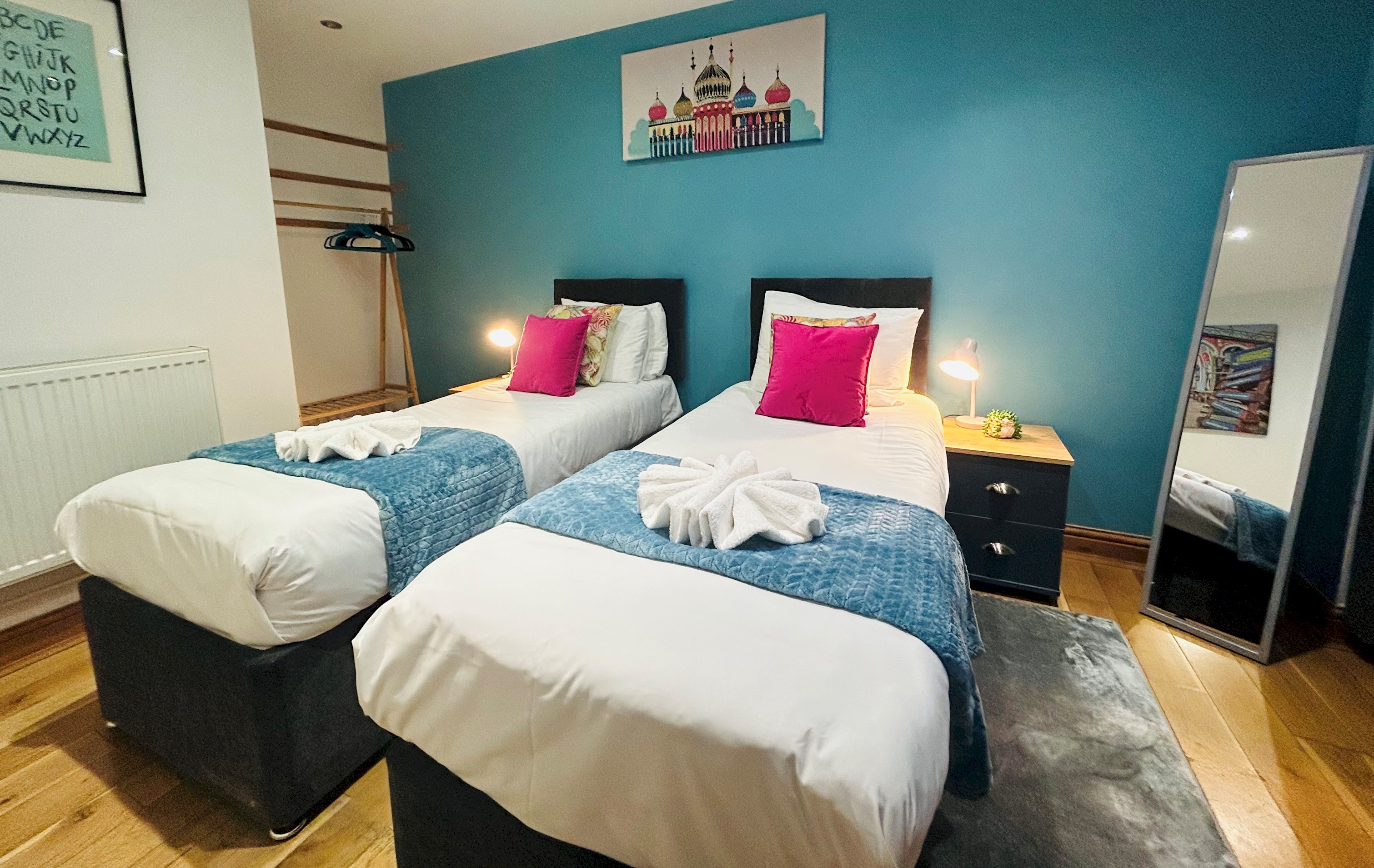 Pebble Mews Free Parking | By My Getaways in 9 Marine Terrace Mews, Brighton BN2 1AR - Property image 7 - VivreStays