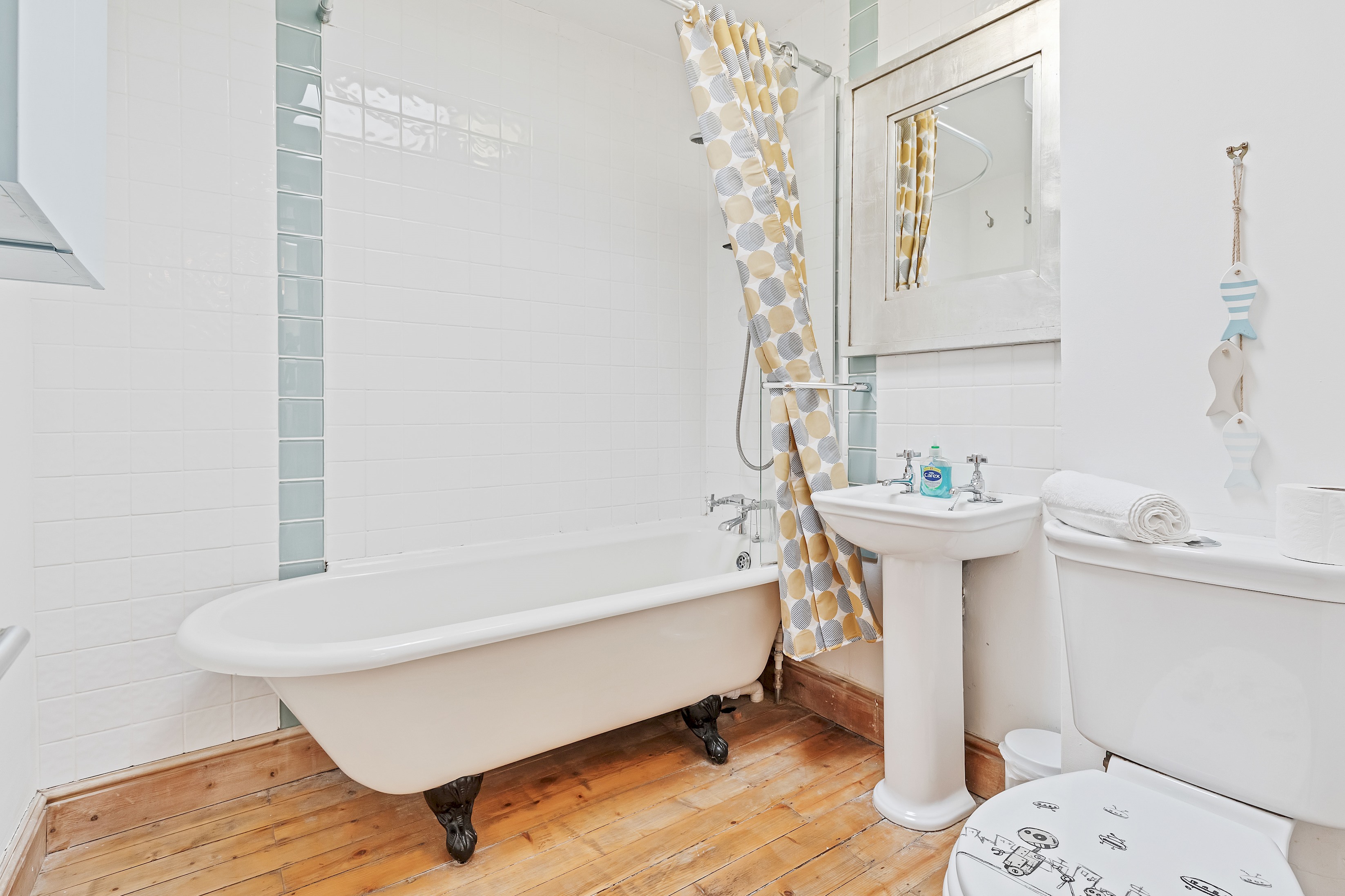 Pebble Mews Free Parking | By My Getaways in 9 Marine Terrace Mews, Brighton BN2 1AR - Property image 14 - VivreStays