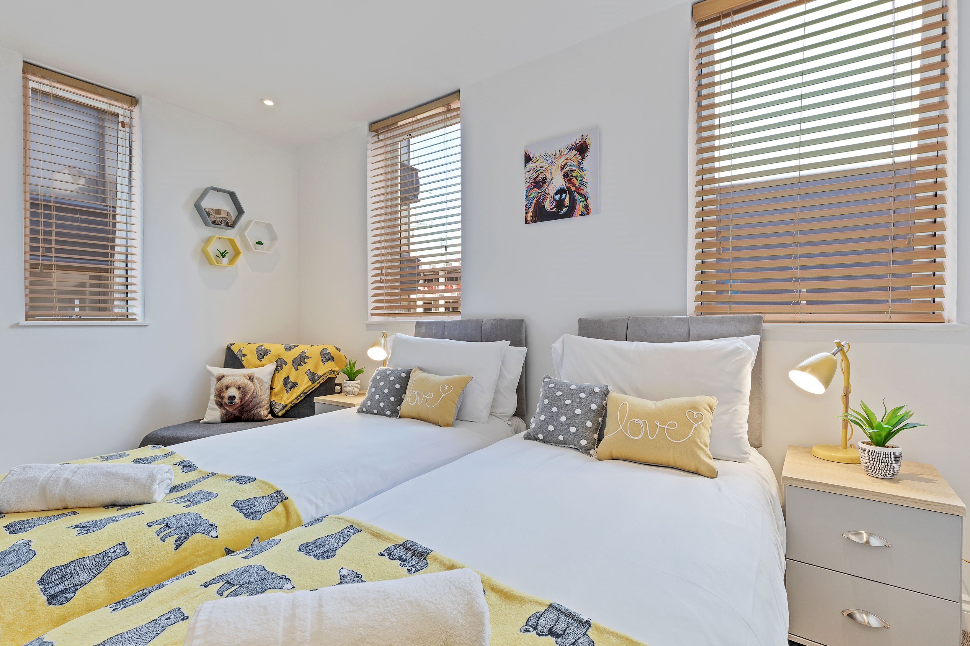 View Urban Heights | By My Getaways in 5 Holcombe House, 31-32 High Street, Brighton BN2 1RP Urban Heights | By My Getaways in 5 Holcombe House, 31-32 High Street, Brighton BN2 1RP - Property image 6 - VivreStays