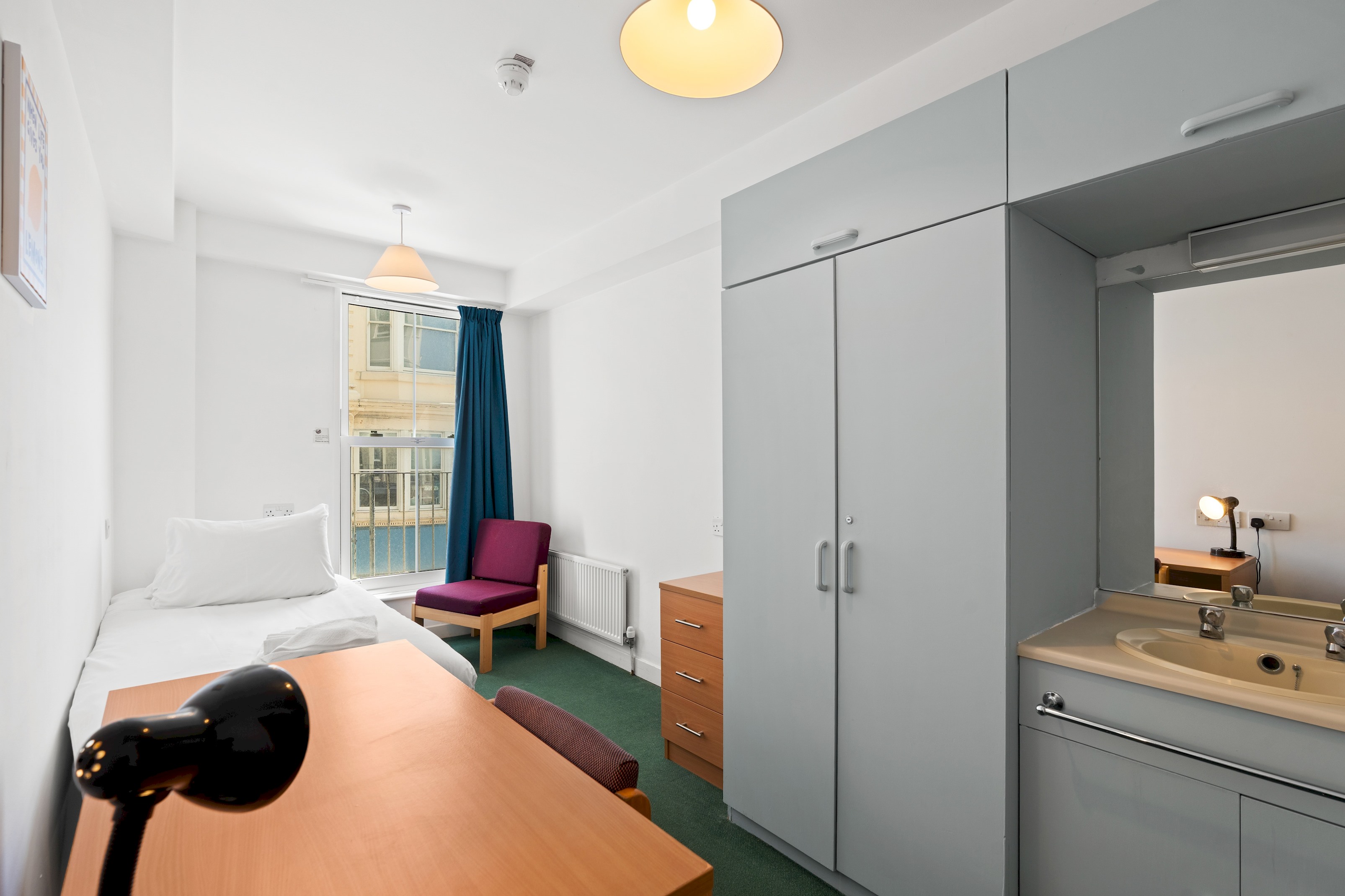 Kings Residence 2 | By My Getaways in 51-53 Kings Road, Brighton BN1 1NA - Property image 14 - VivreStays