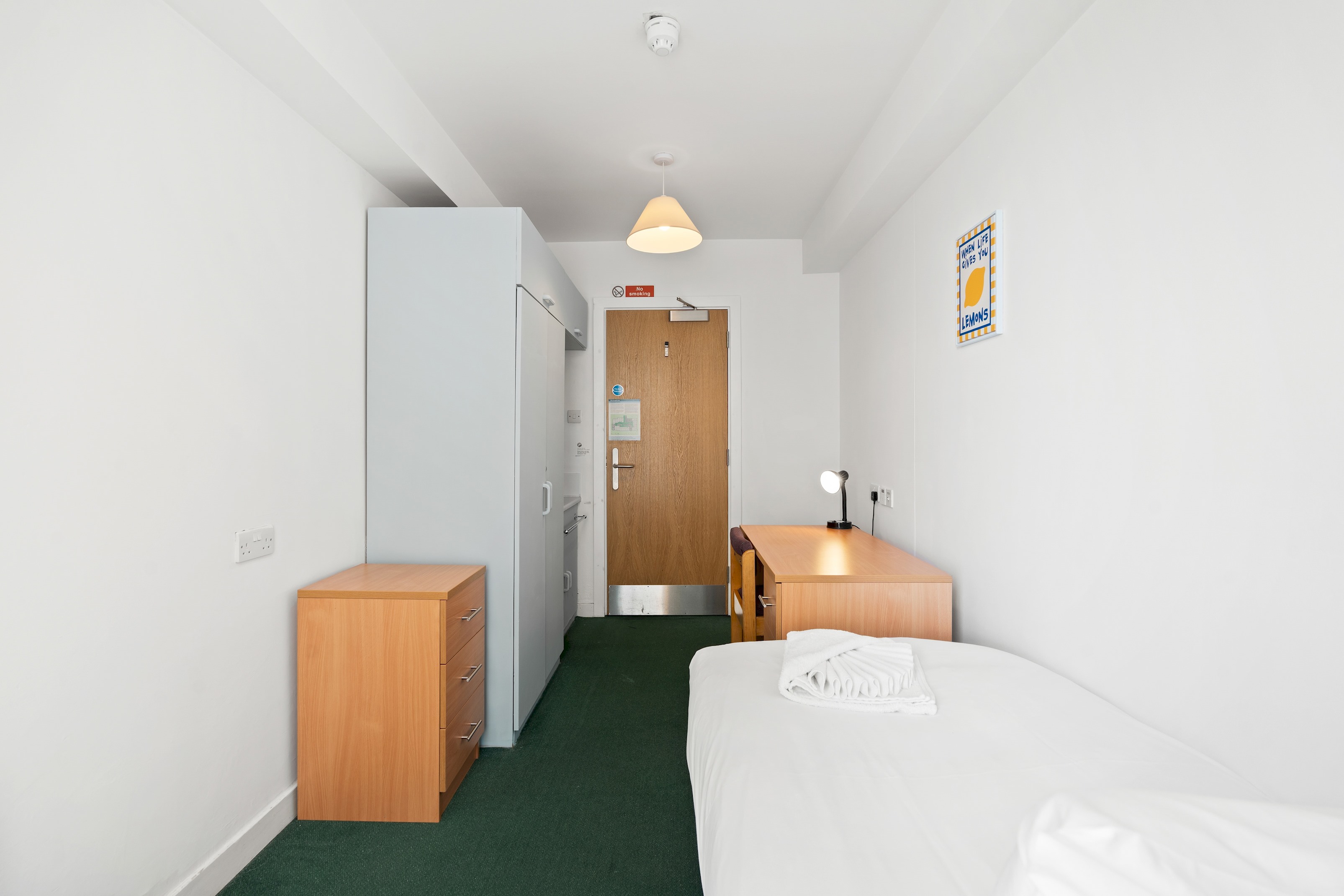Kings Residence 2 | By My Getaways in 51-53 Kings Road, Brighton BN1 1NA - Property image 16 - VivreStays
