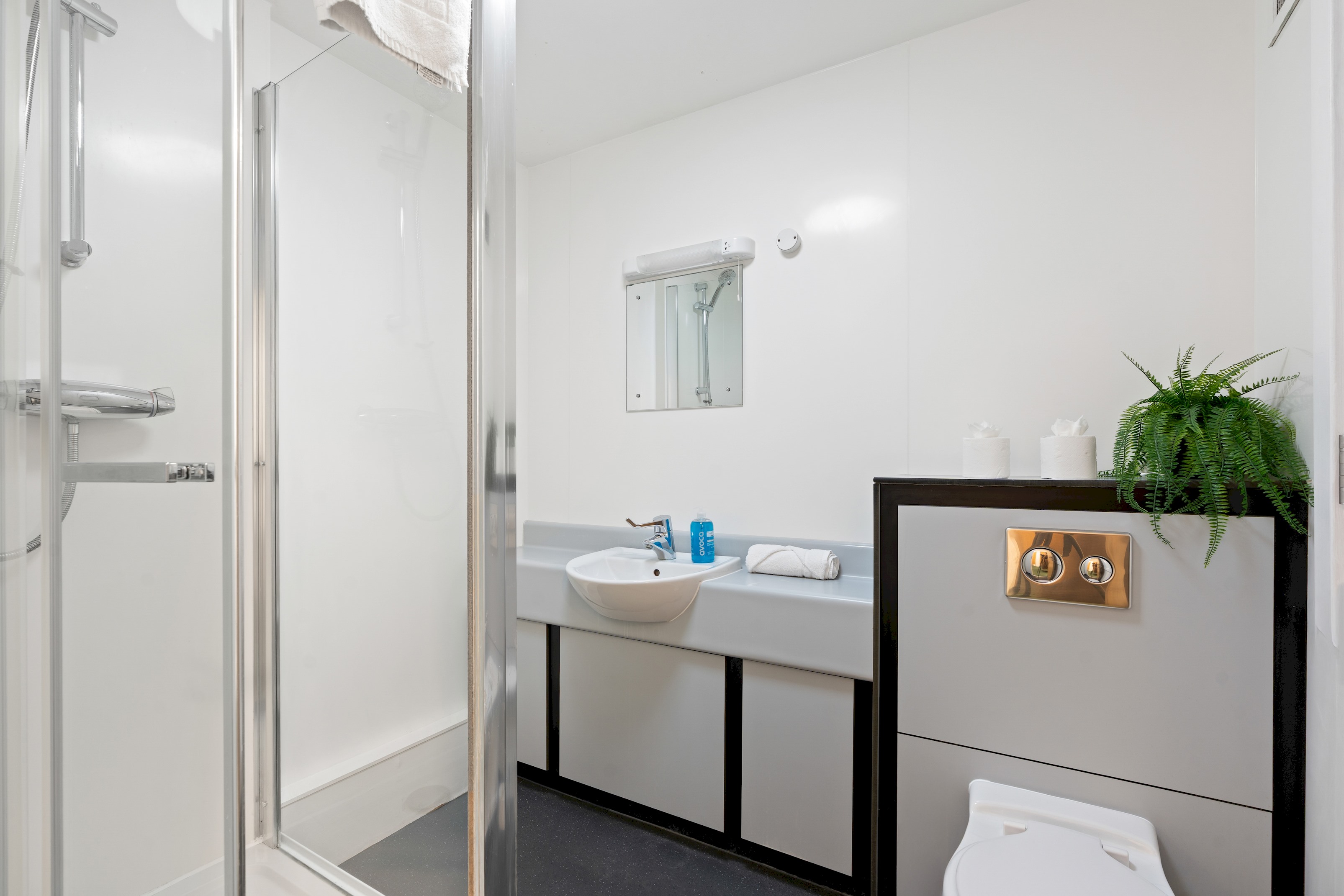 Kings Residence 4 | By My Getaways in 51-53 Kings Road, Brighton BN1 1NA - Property image 17 - VivreStays