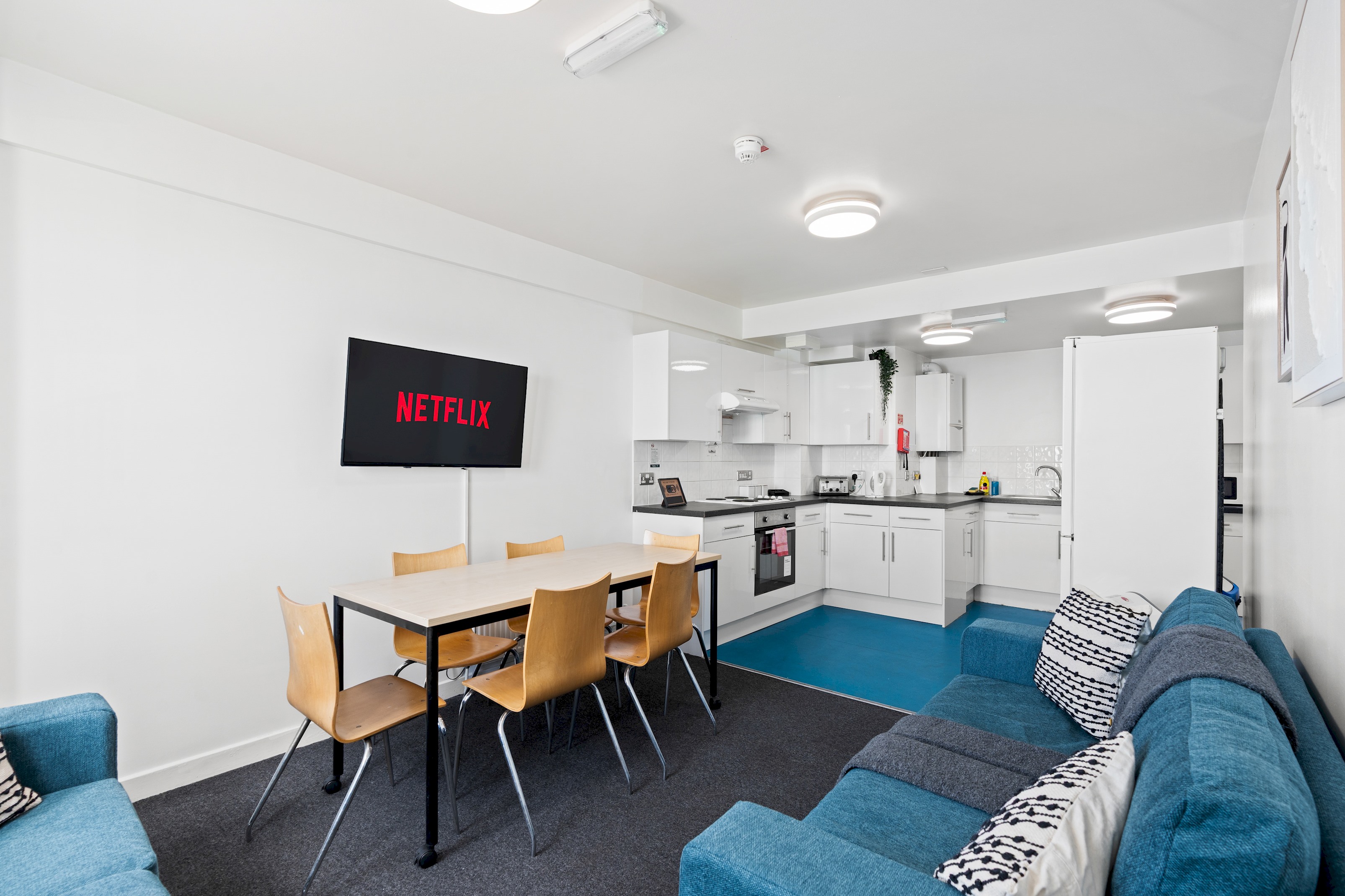 Kings Residence 4 | By My Getaways in 51-53 Kings Road, Brighton BN1 1NA - Property image 2 - VivreStays