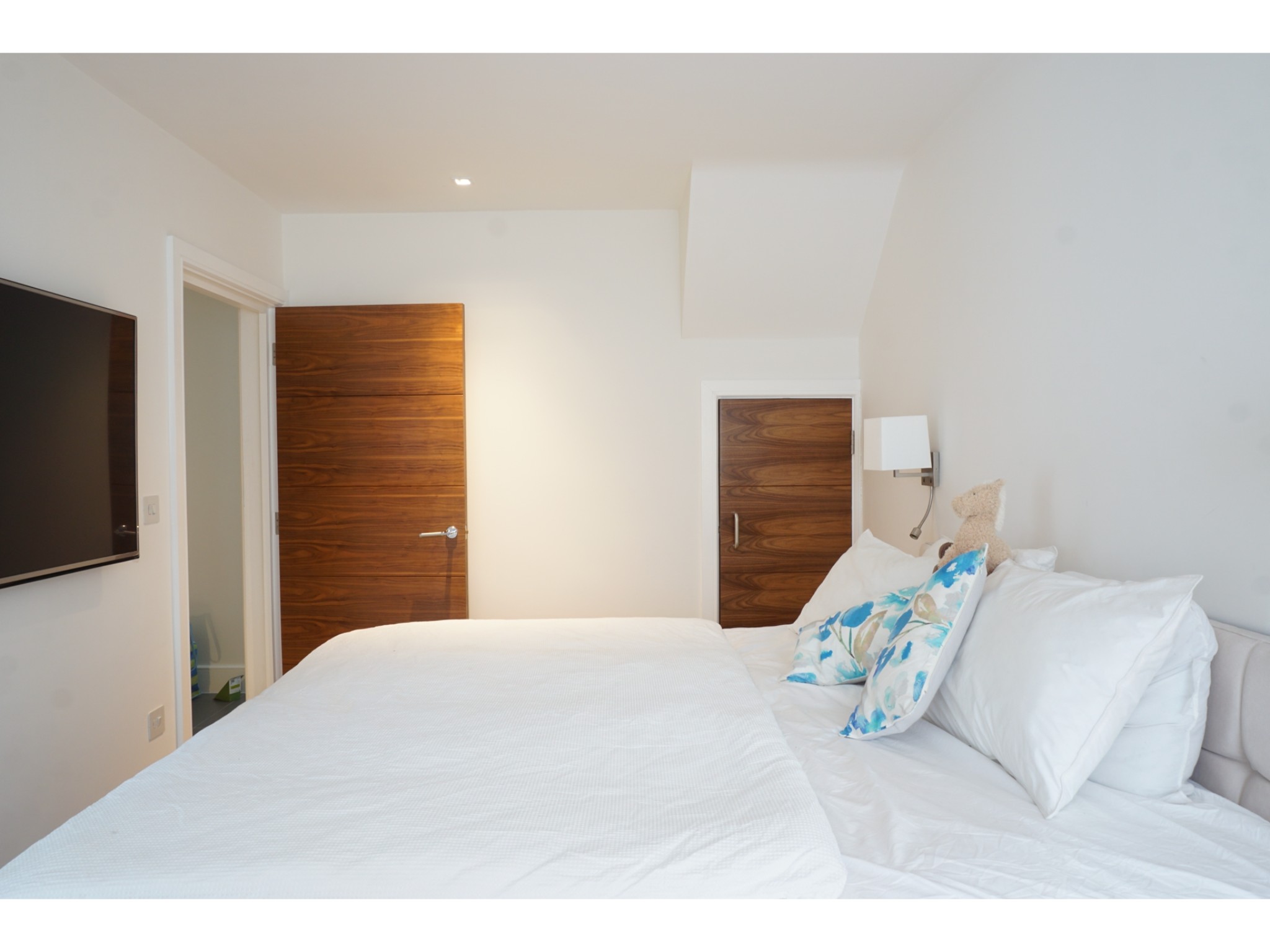 Modern, Spacious 2BR Flat in Oxford - Pass the Keys in Grantham House, Cranham Street OX2 6BY - Property image 8 - VivreStays