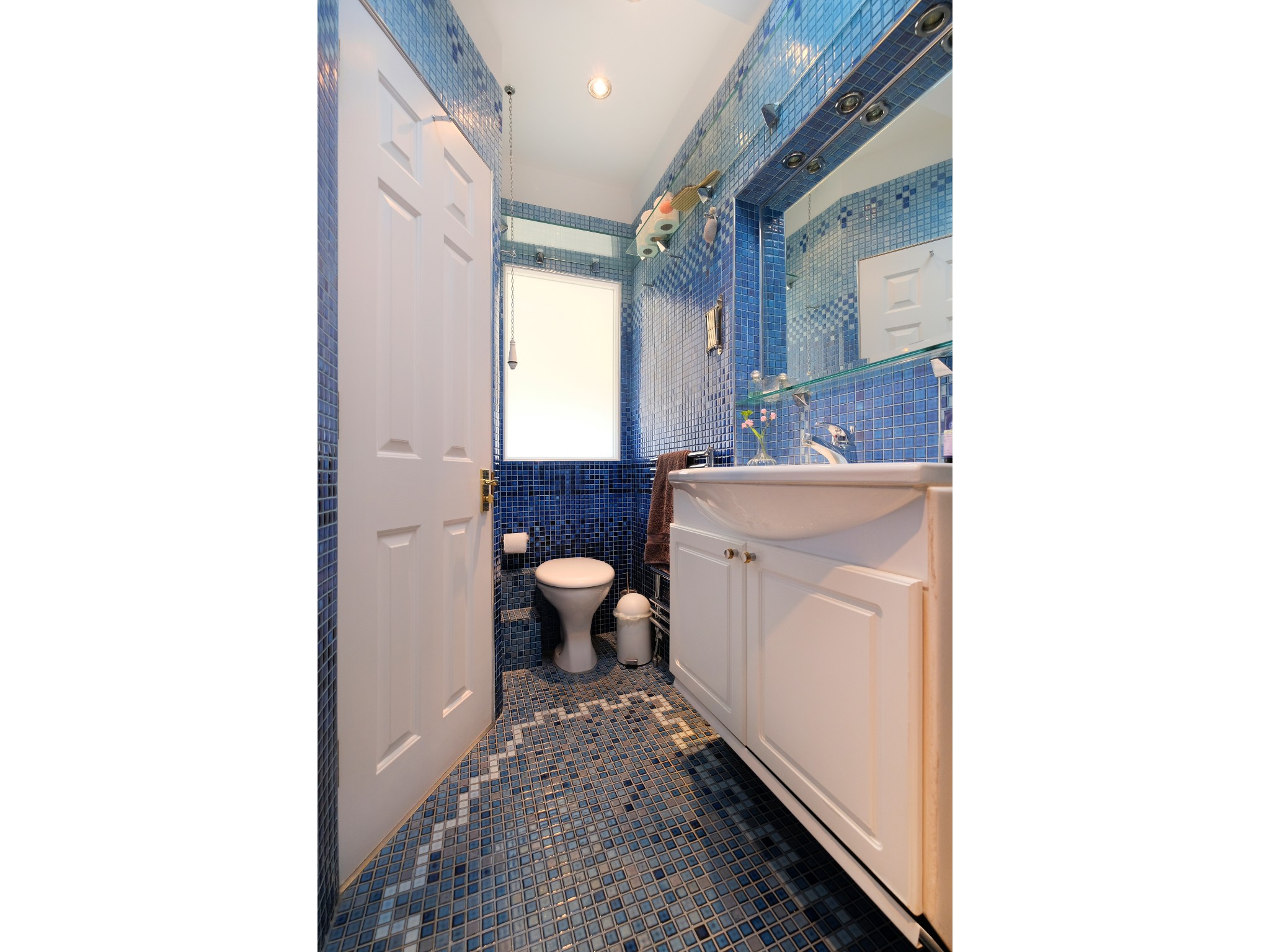 View Charming Portobello Road Apartment - Pass the Keys in 125 Portobello Rd W11 2DY Charming Portobello Road Apartment - Pass the Keys in 125 Portobello Rd W11 2DY - Property image 15 - VivreStays