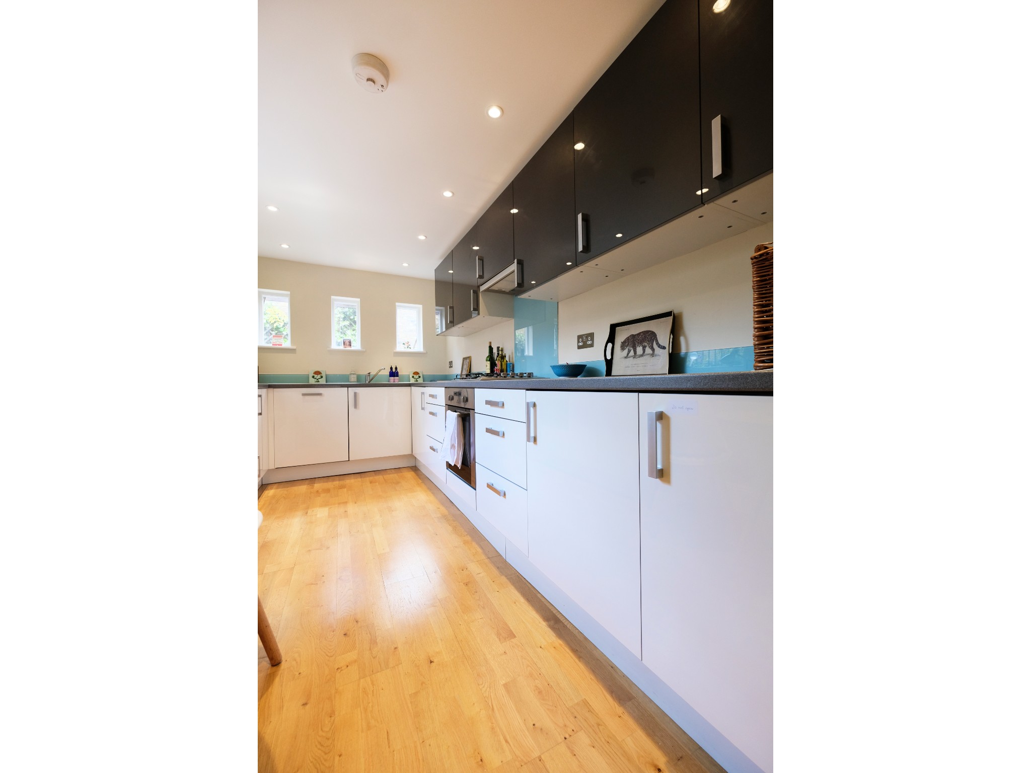 View Charming Portobello Road Apartment - Pass the Keys in 125 Portobello Rd W11 2DY Charming Portobello Road Apartment - Pass the Keys in 125 Portobello Rd W11 2DY - Property image 10 - VivreStays