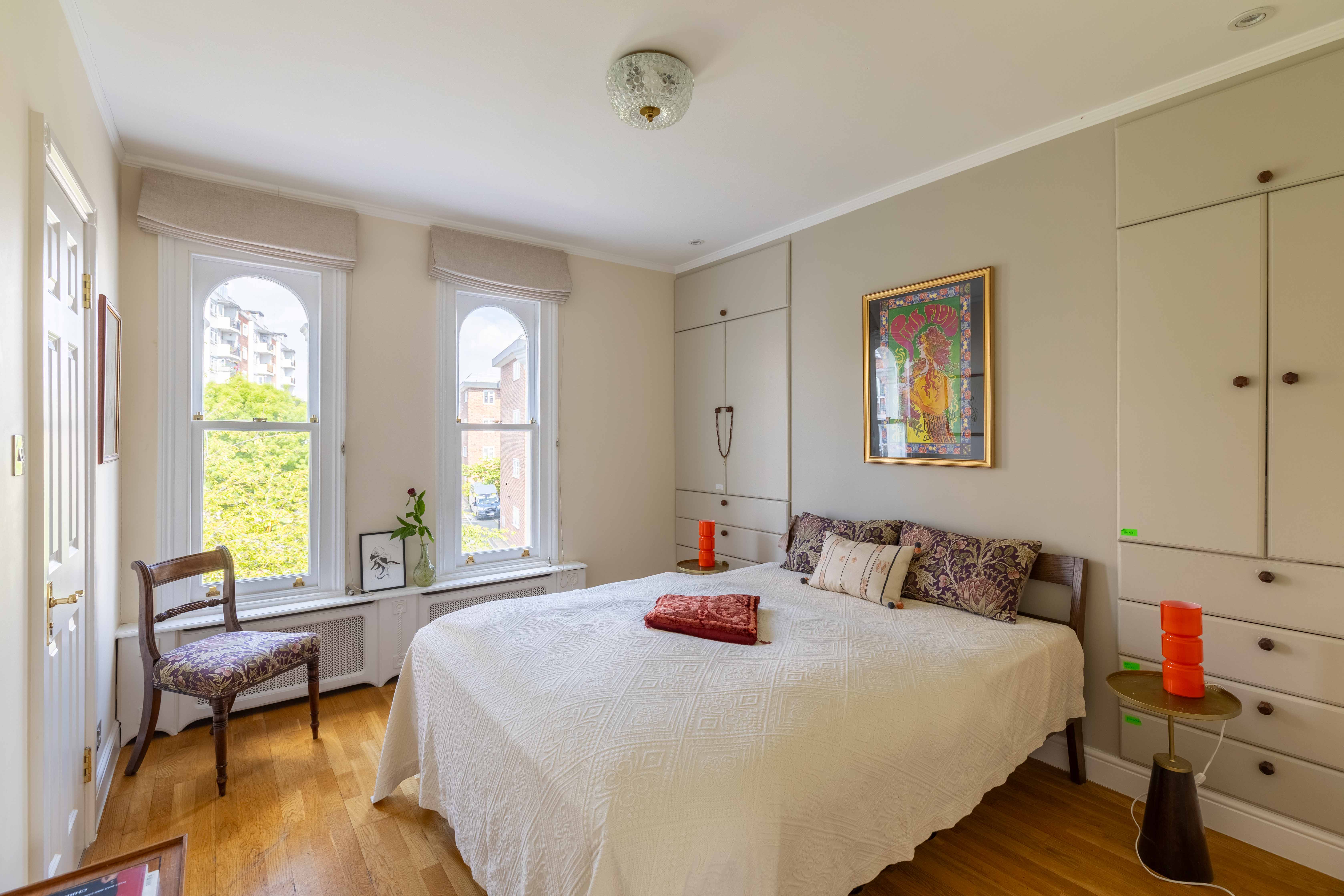 View Charming Portobello Road Apartment - Pass the Keys in 125 Portobello Rd W11 2DY Charming Portobello Road Apartment - Pass the Keys in 125 Portobello Rd W11 2DY - Property image 27 - VivreStays