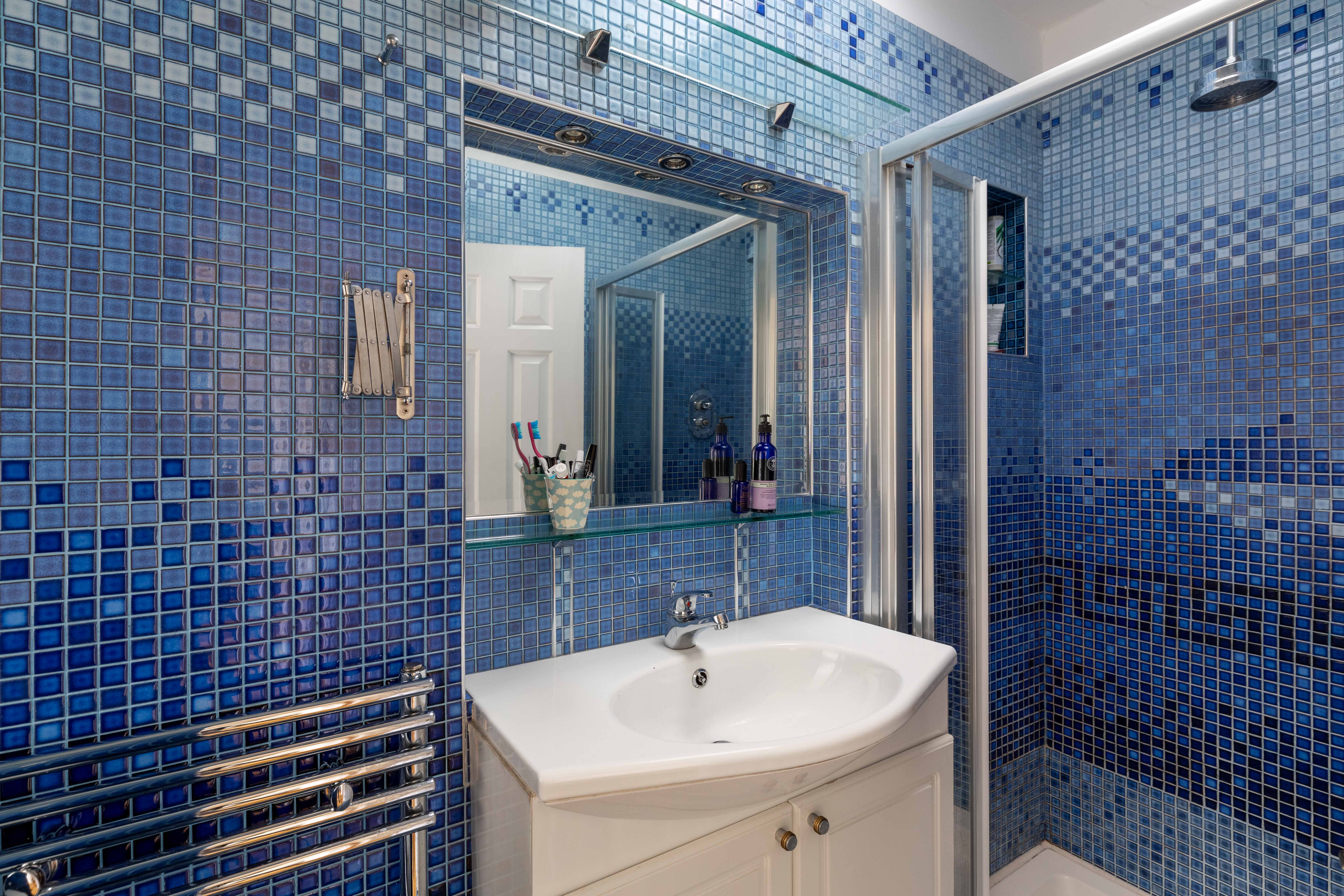 View Charming Portobello Road Apartment - Pass the Keys in 125 Portobello Rd W11 2DY Charming Portobello Road Apartment - Pass the Keys in 125 Portobello Rd W11 2DY - Property image 29 - VivreStays