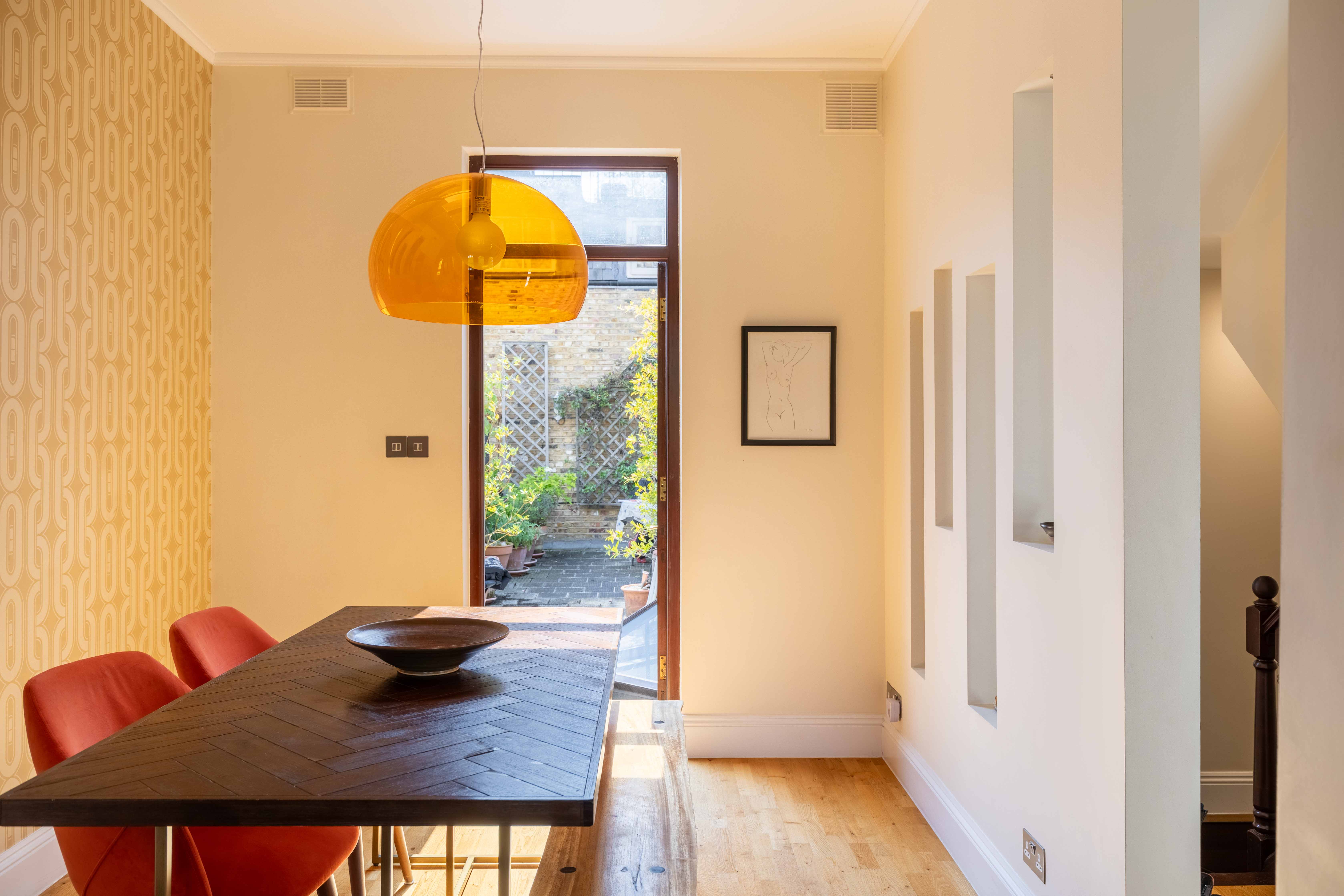 View Charming Portobello Road Apartment - Pass the Keys in 125 Portobello Rd W11 2DY Charming Portobello Road Apartment - Pass the Keys in 125 Portobello Rd W11 2DY - Property image 32 - VivreStays