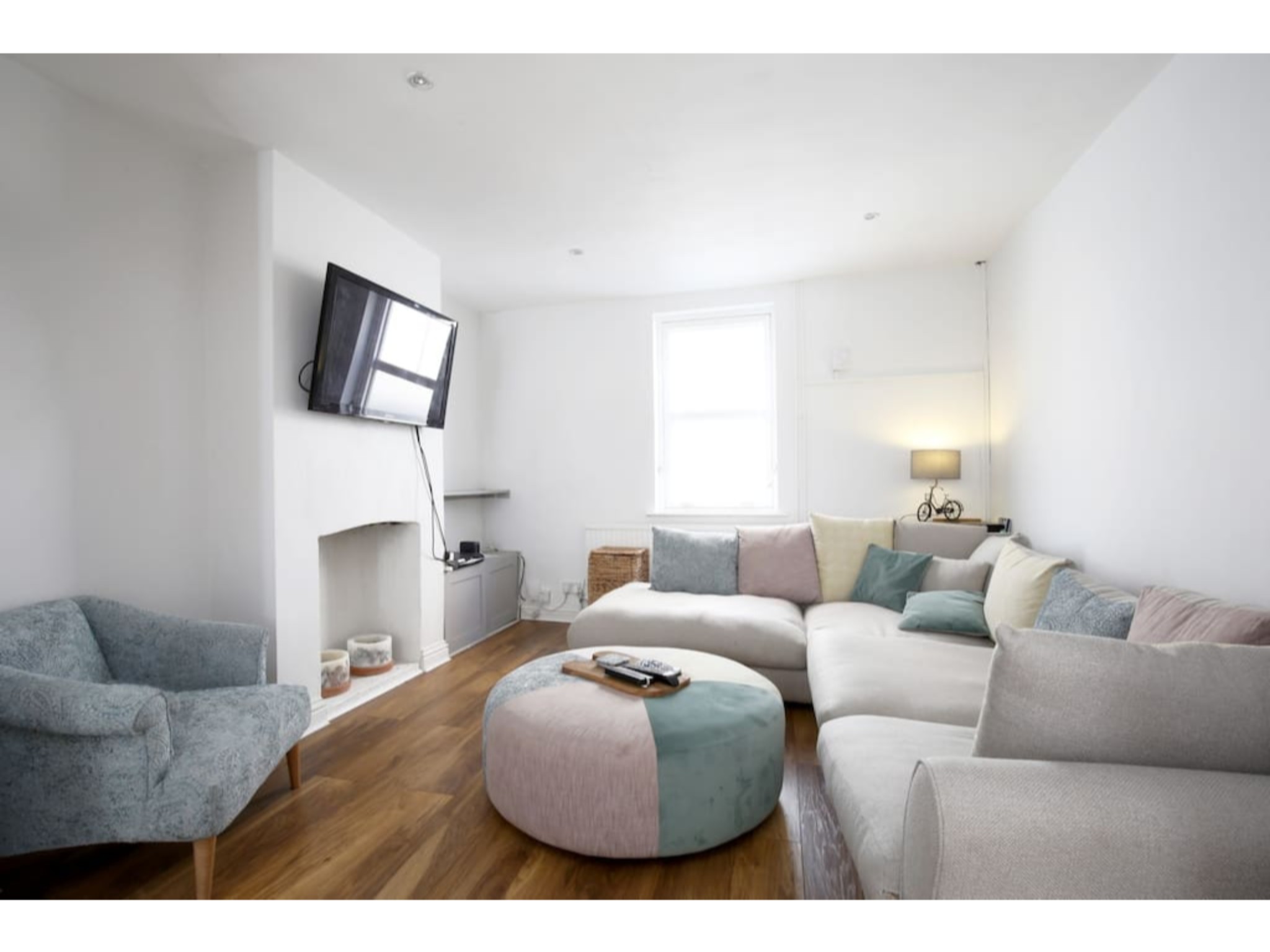 Modern, Chic 2BR Townhouse in Central Oxford - Pass the Keys in 5 Arthur St OX2 0AS - Property image 3 - VivreStays