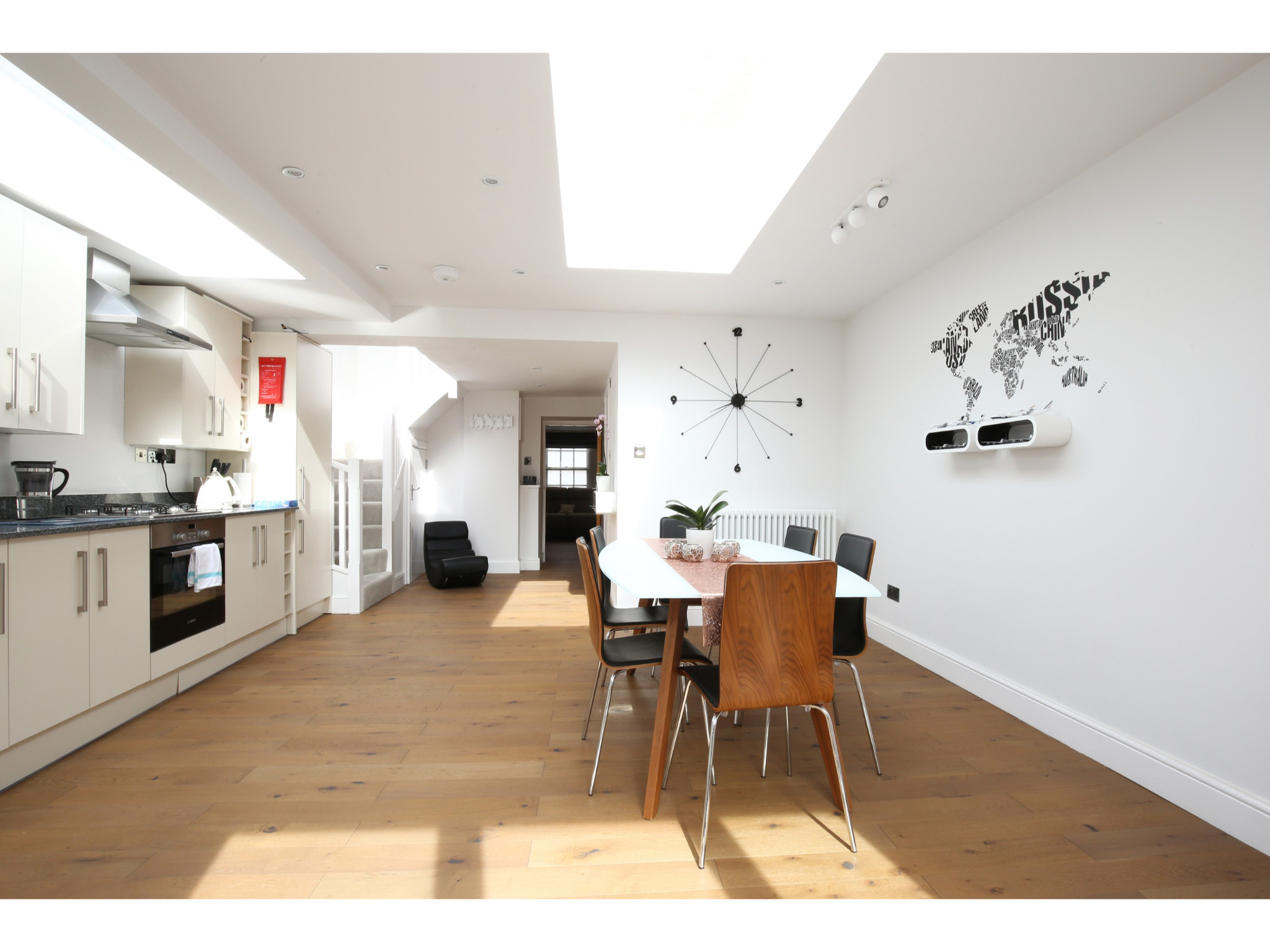 Modern, Chic 3BR Townhouse in Central Oxford - Pass the Keys in 92 St Clement's Street OX4 1AR - Property image 18 - VivreStays