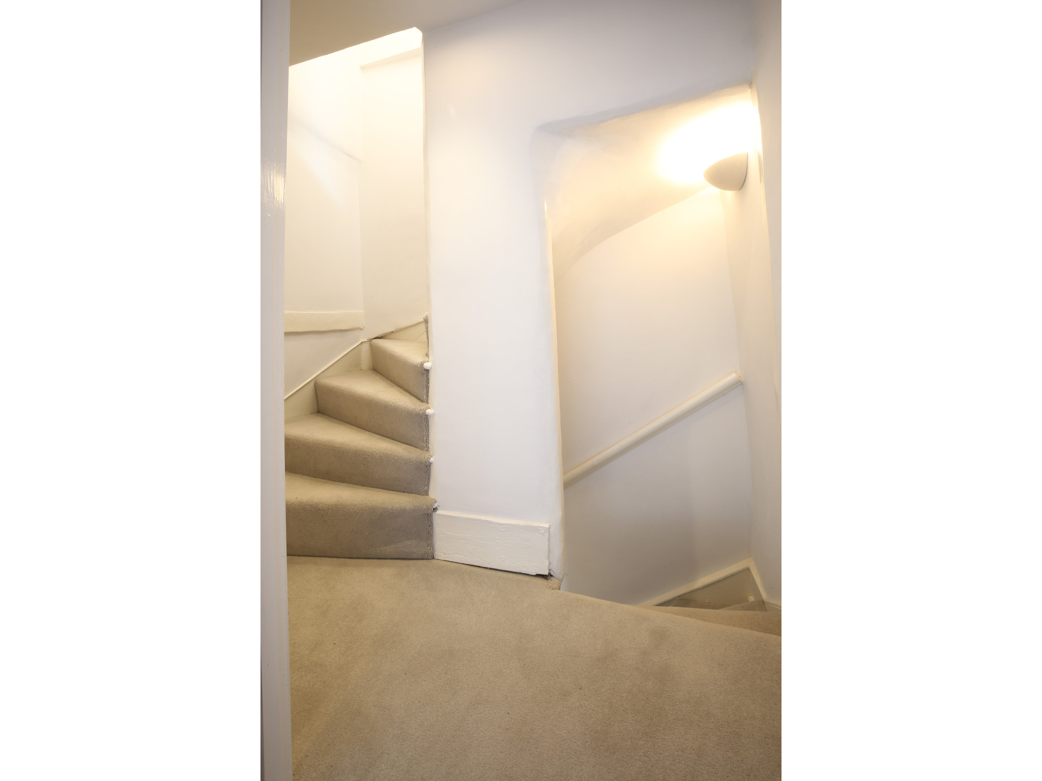 Modern, Chic 3BR Townhouse in Central Oxford - Pass the Keys in 92 St Clement's Street OX4 1AR - Property image 10 - VivreStays