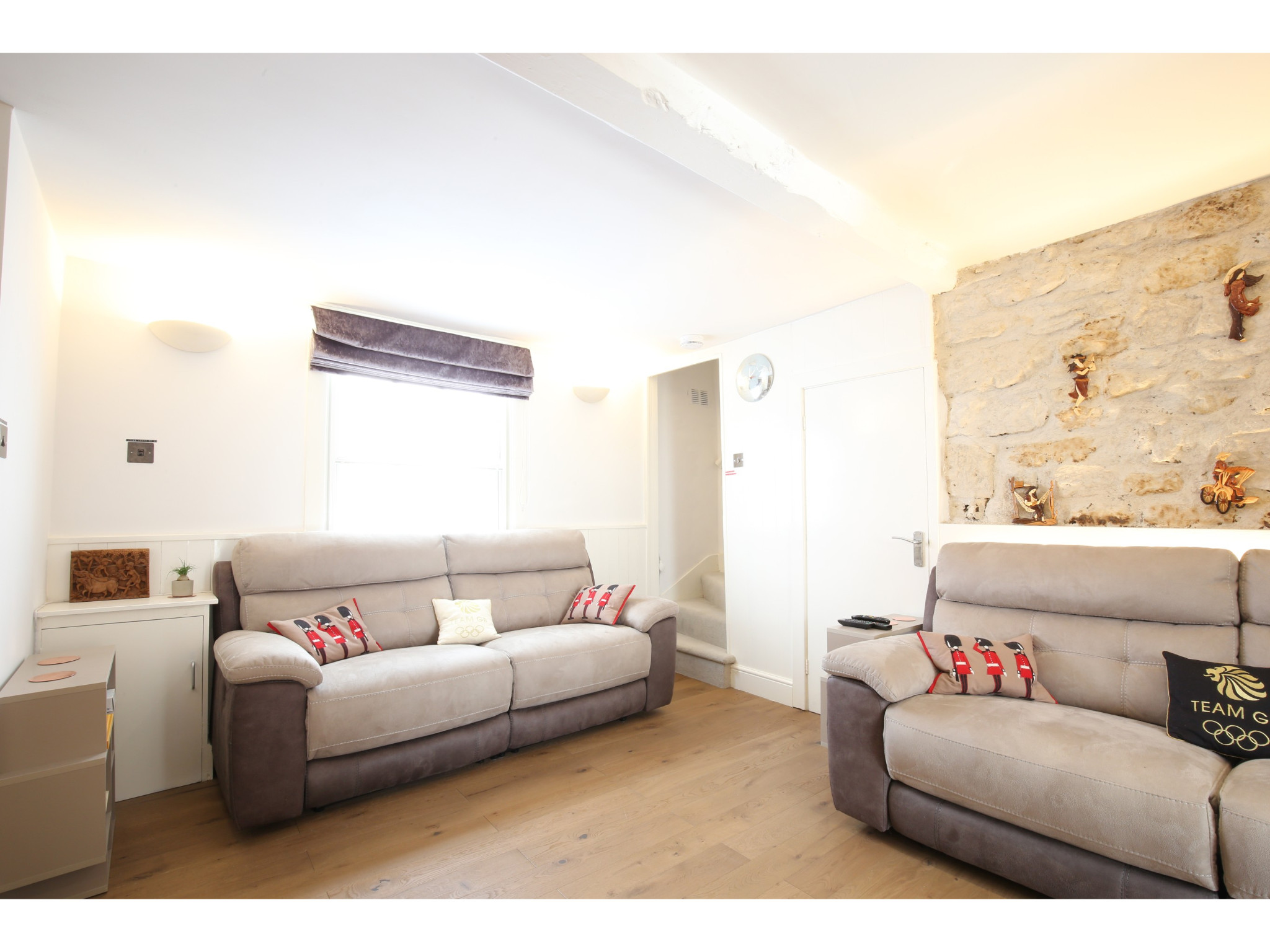 Modern, Chic 3BR Townhouse in Central Oxford - Pass the Keys in 92 St Clement's Street OX4 1AR - Property image 6 - VivreStays