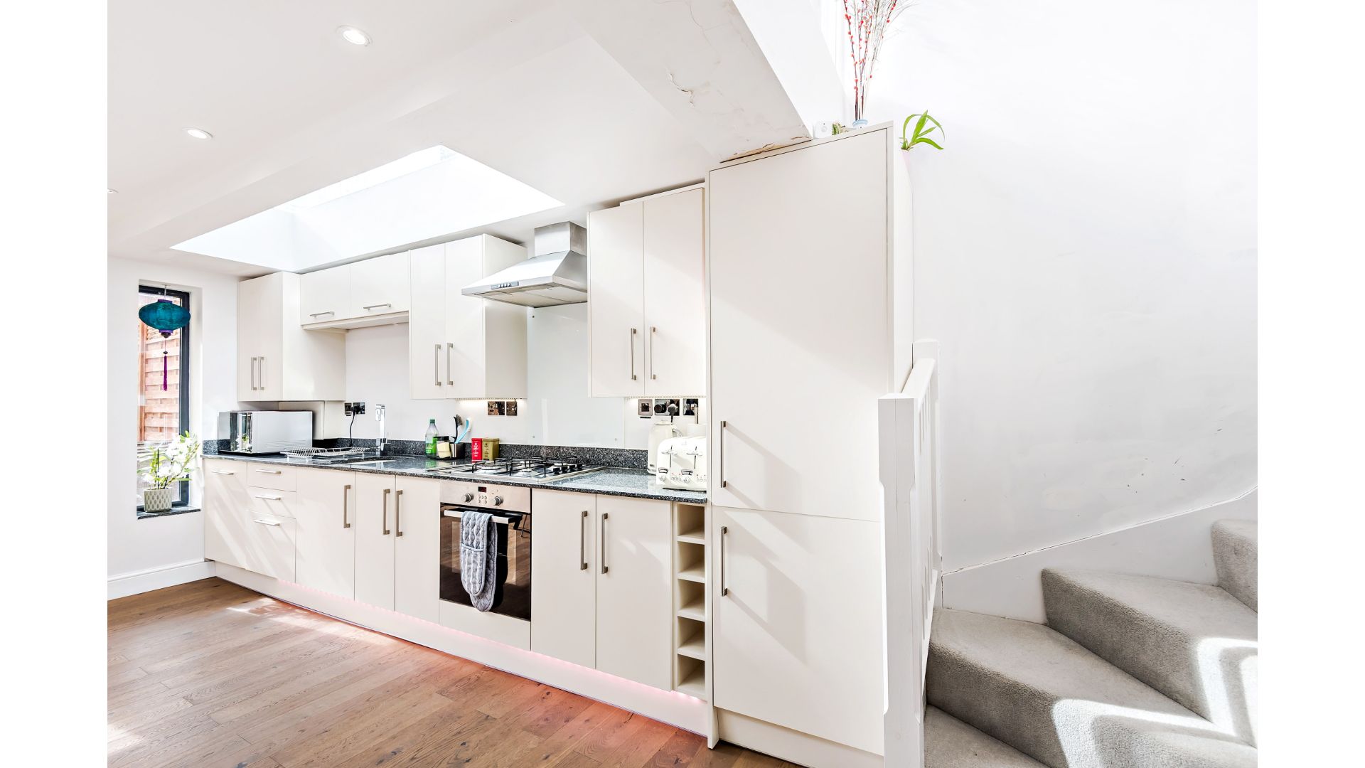 Modern, Chic 3BR Townhouse in Central Oxford - Pass the Keys in 92 St Clement's Street OX4 1AR - Property image 15 - VivreStays