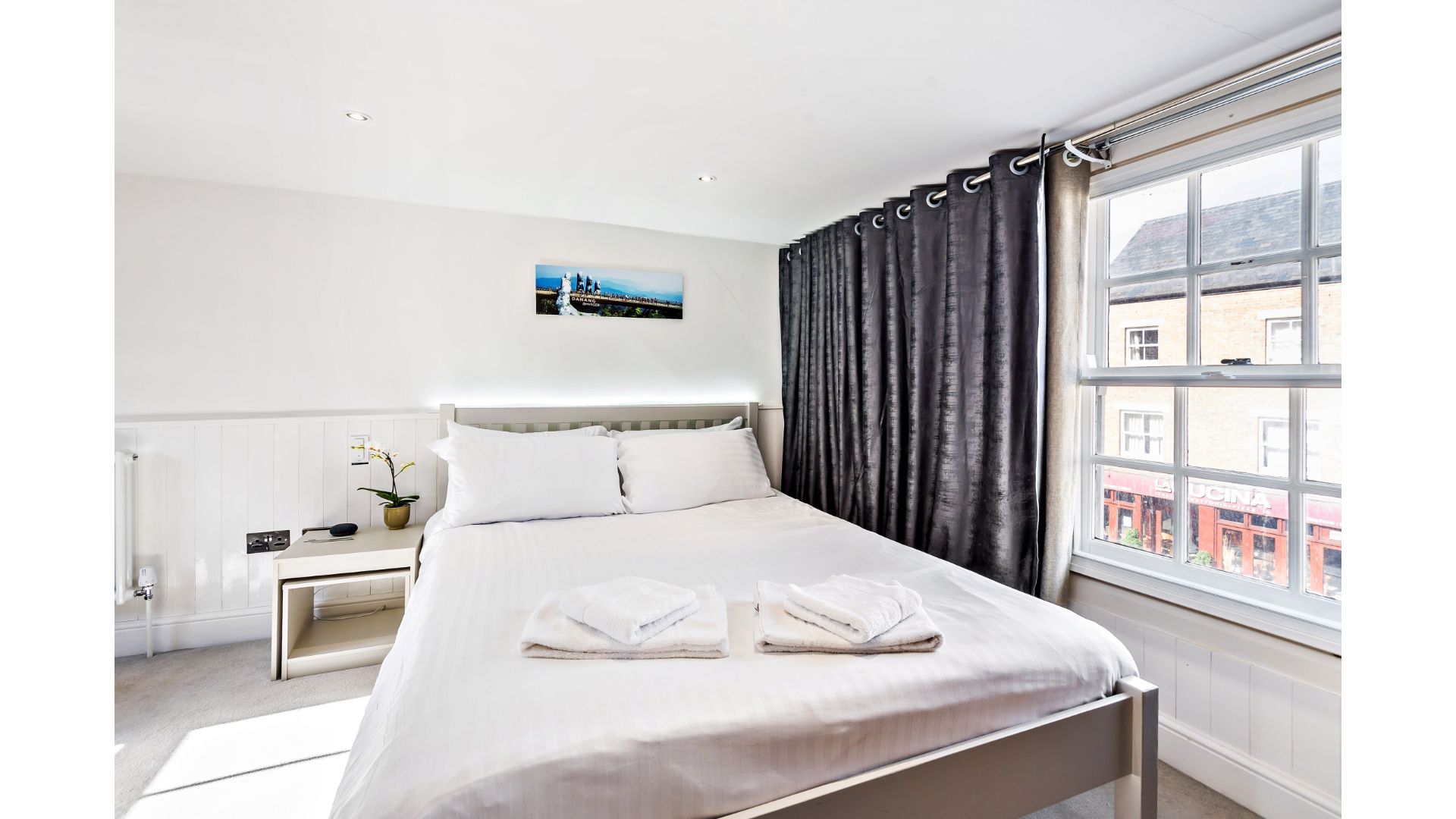 Modern, Chic 3BR Townhouse in Central Oxford - Pass the Keys in 92 St Clement's Street OX4 1AR - Property image 12 - VivreStays