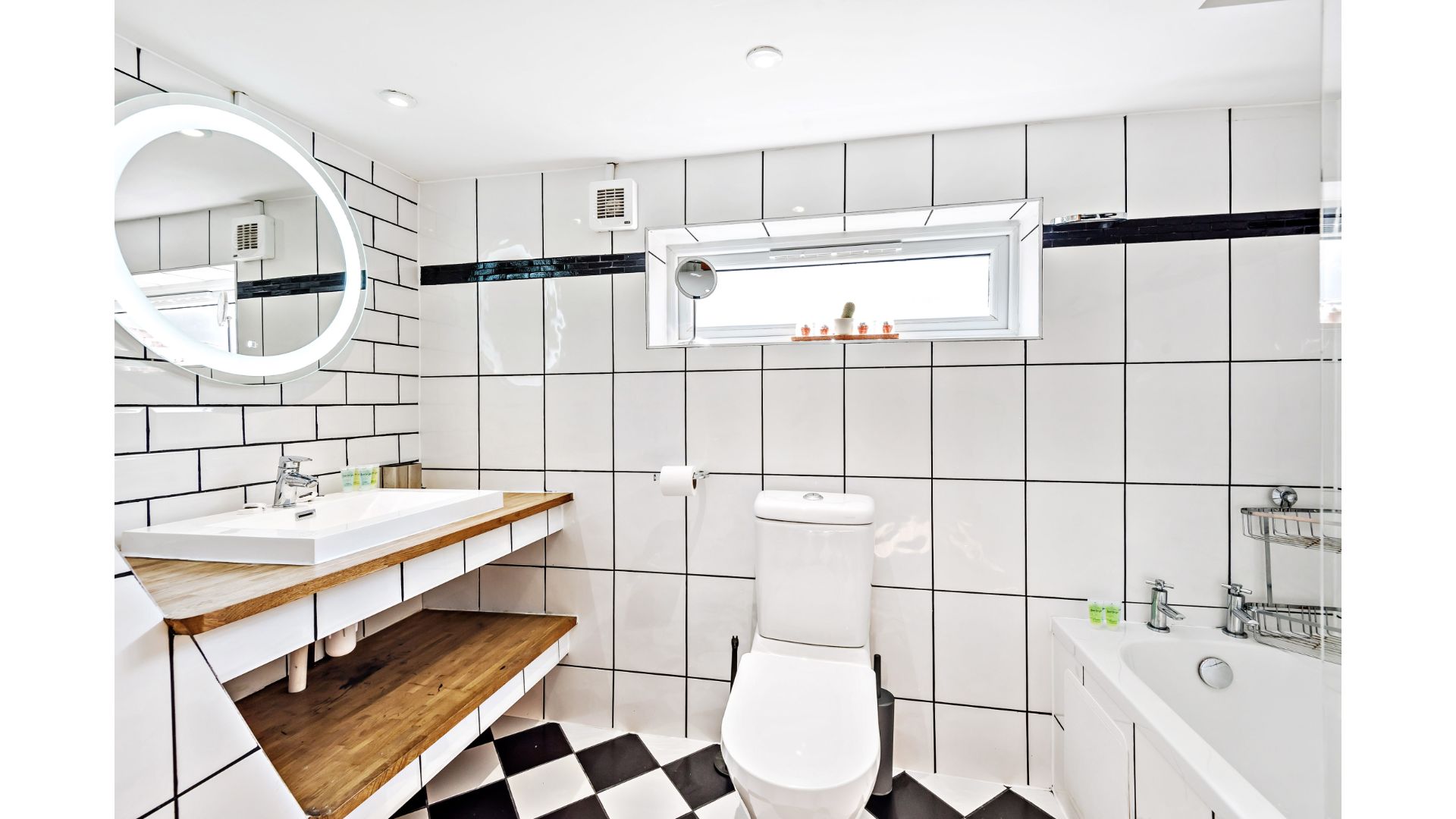 Modern, Chic 3BR Townhouse in Central Oxford - Pass the Keys in 92 St Clement's Street OX4 1AR - Property image 9 - VivreStays