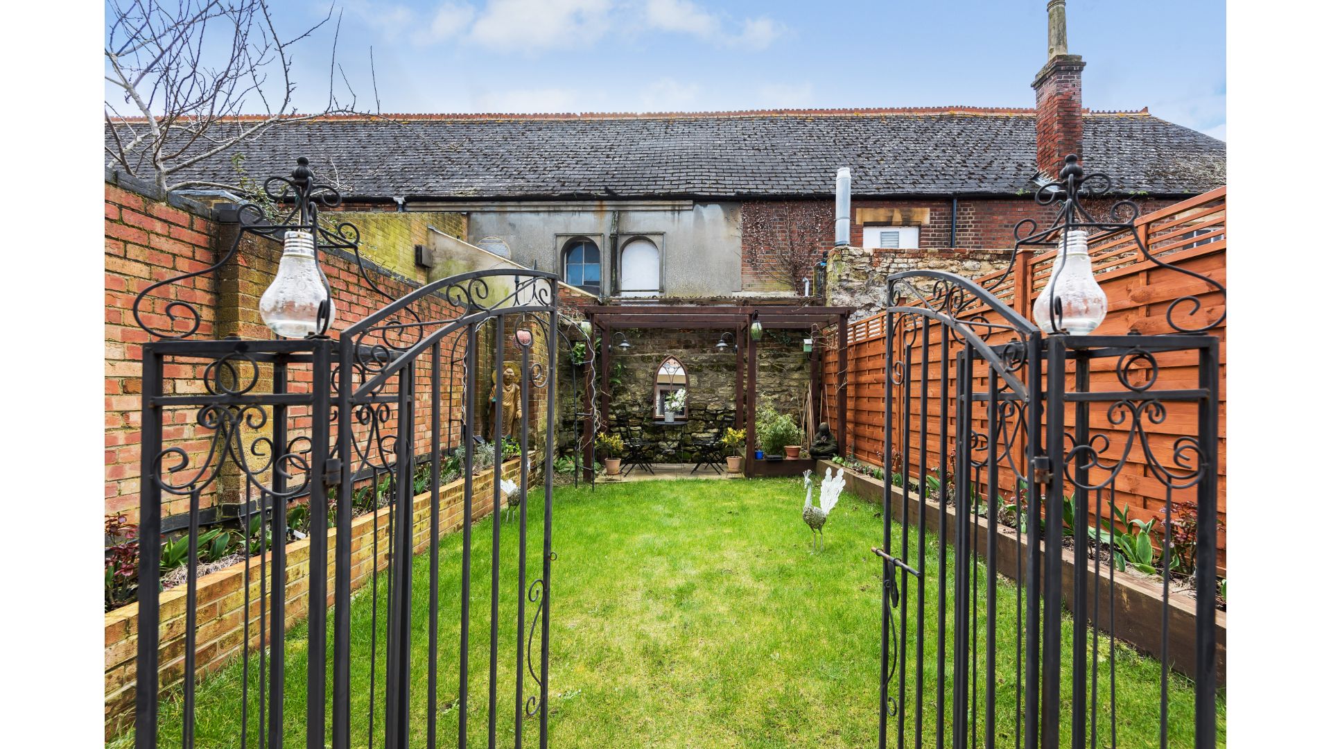 Modern, Chic 3BR Townhouse in Central Oxford - Pass the Keys in 92 St Clement's Street OX4 1AR - Property image 23 - VivreStays