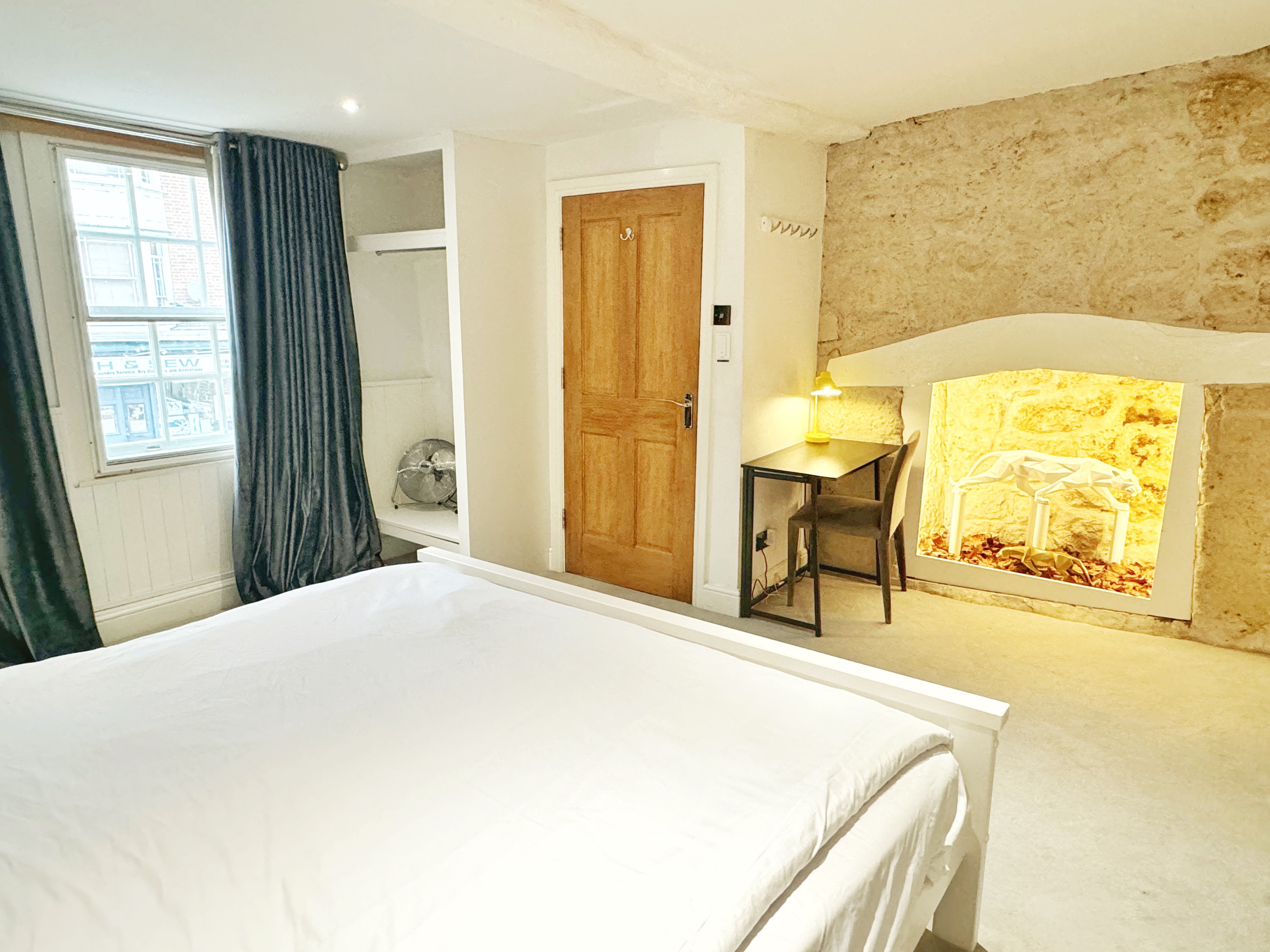 Modern, Chic 3BR Townhouse in Central Oxford - Pass the Keys in 92 St Clement's Street OX4 1AR - Property image 40 - VivreStays
