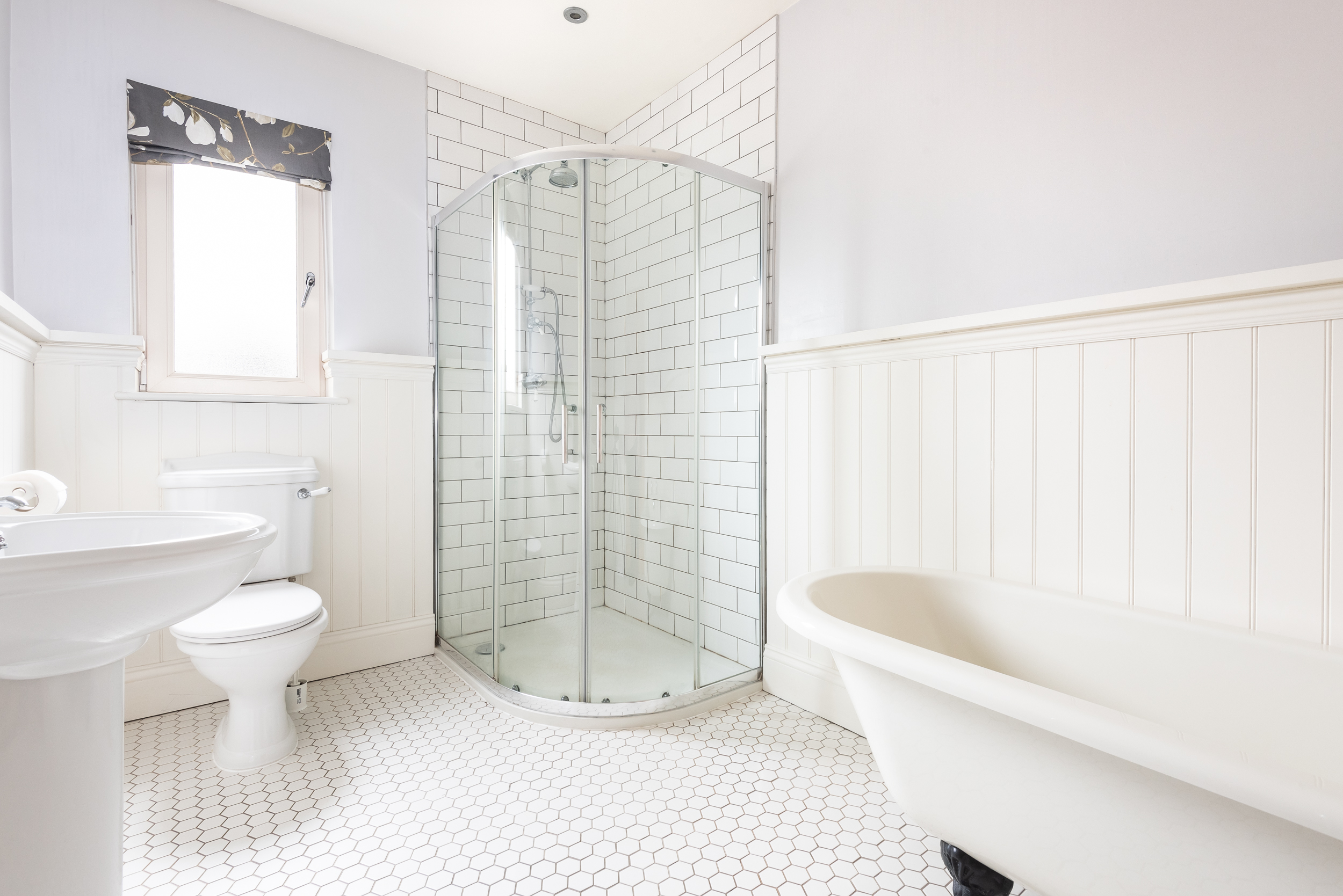 Charming Base for 5 Guests Near Bishy Rd in York - Pass the Keys in 25 Lower Darnborough Street YO23 1AR - Property image 17 - VivreStays