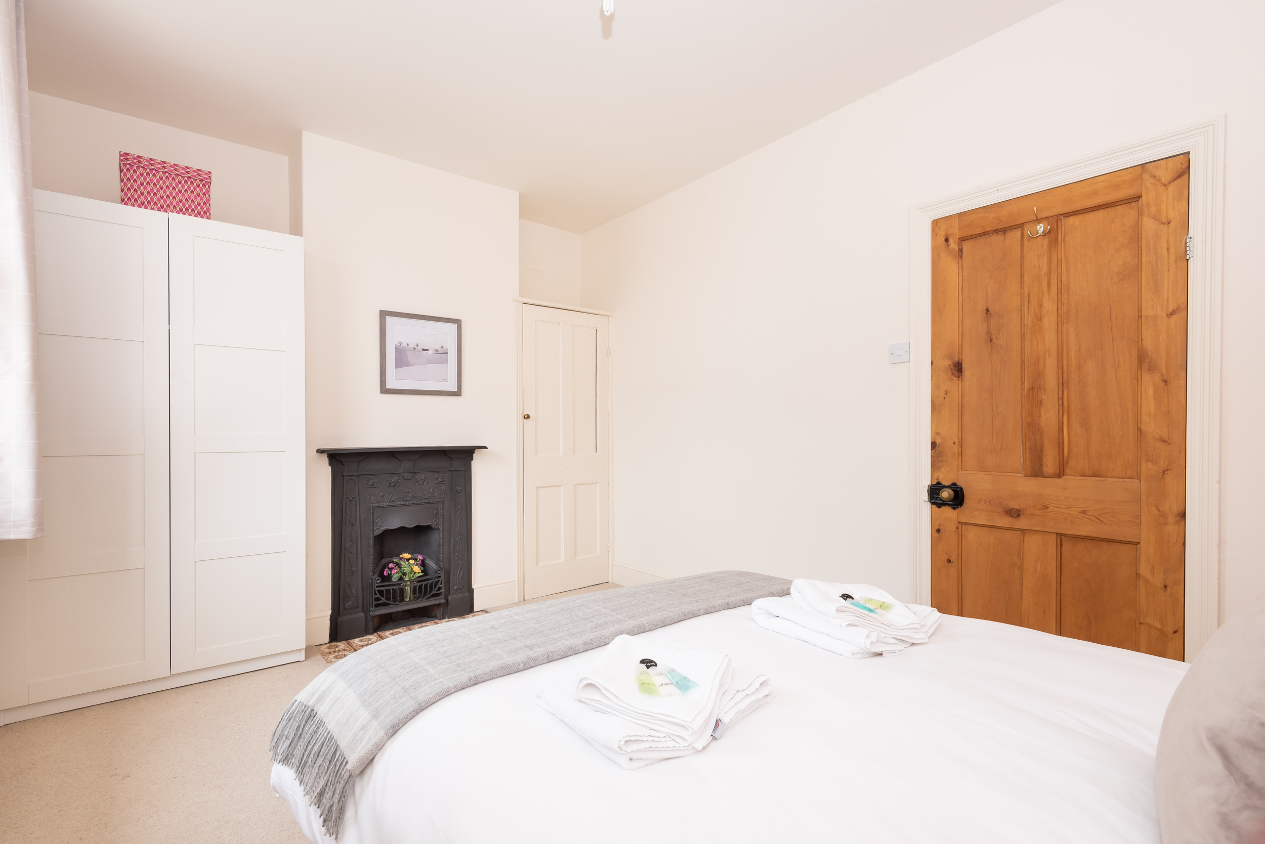 Charming Base for 5 Guests Near Bishy Rd in York - Pass the Keys in 25 Lower Darnborough Street YO23 1AR - Property image 12 - VivreStays