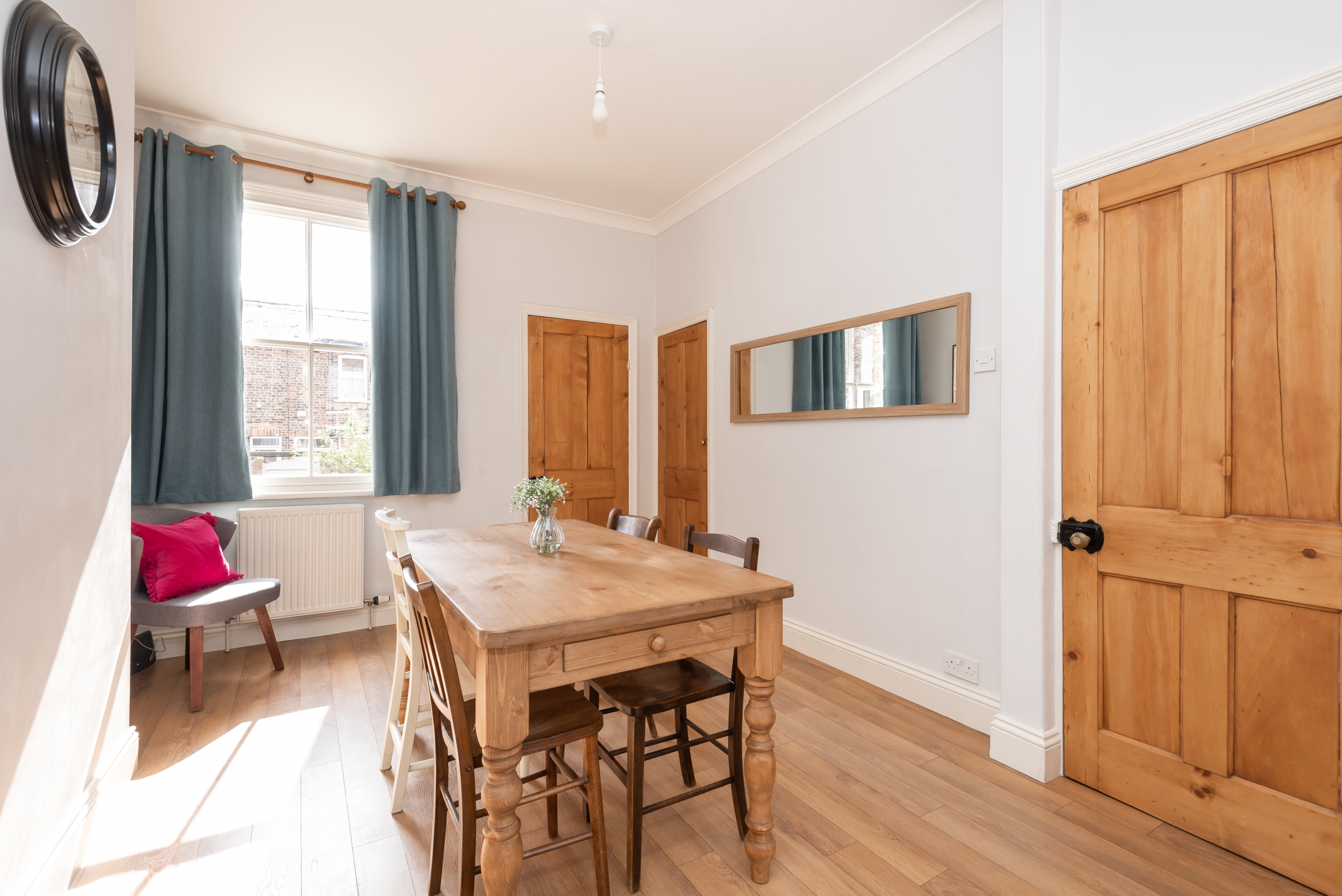 Charming Base for 5 Guests Near Bishy Rd in York - Pass the Keys in 25 Lower Darnborough Street YO23 1AR - Property image 9 - VivreStays