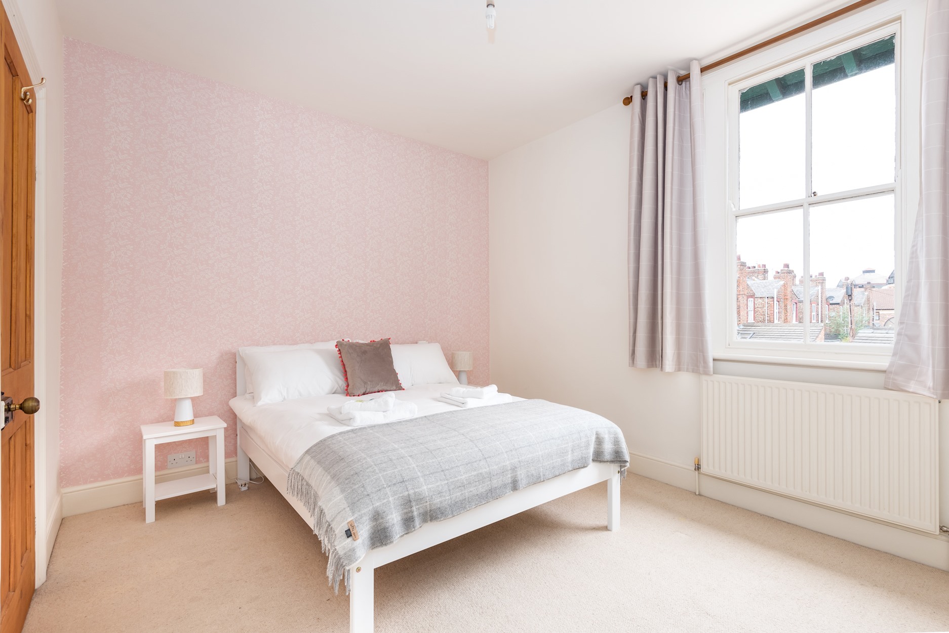 Charming Base for 5 Guests Near Bishy Rd in York - Pass the Keys in 25 Lower Darnborough Street YO23 1AR - Property image 13 - VivreStays