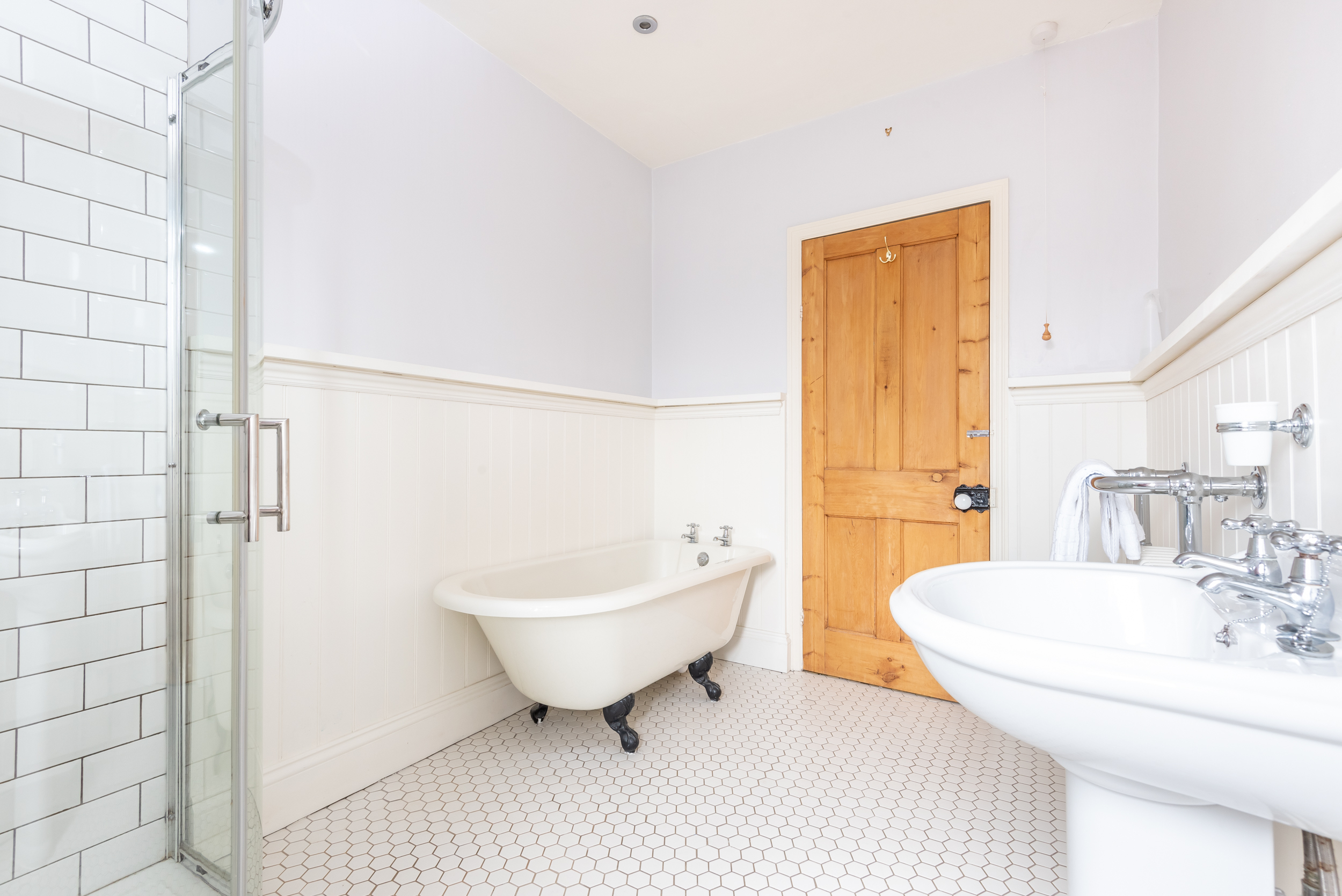 Charming Base for 5 Guests Near Bishy Rd in York - Pass the Keys in 25 Lower Darnborough Street YO23 1AR - Property image 18 - VivreStays
