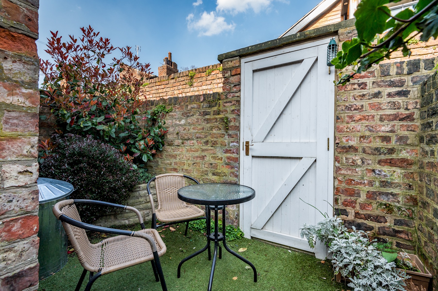 View Lockwood St · Cosy, Central Victorian House in York with Parking - Pass the Keys in 10 Lockwood Street YO31 7QY Lockwood St · Cosy, Central Victorian House in York with Parking - Pass the Keys in 10 Lockwood Street YO31 7QY - Property image 23 - VivreStays