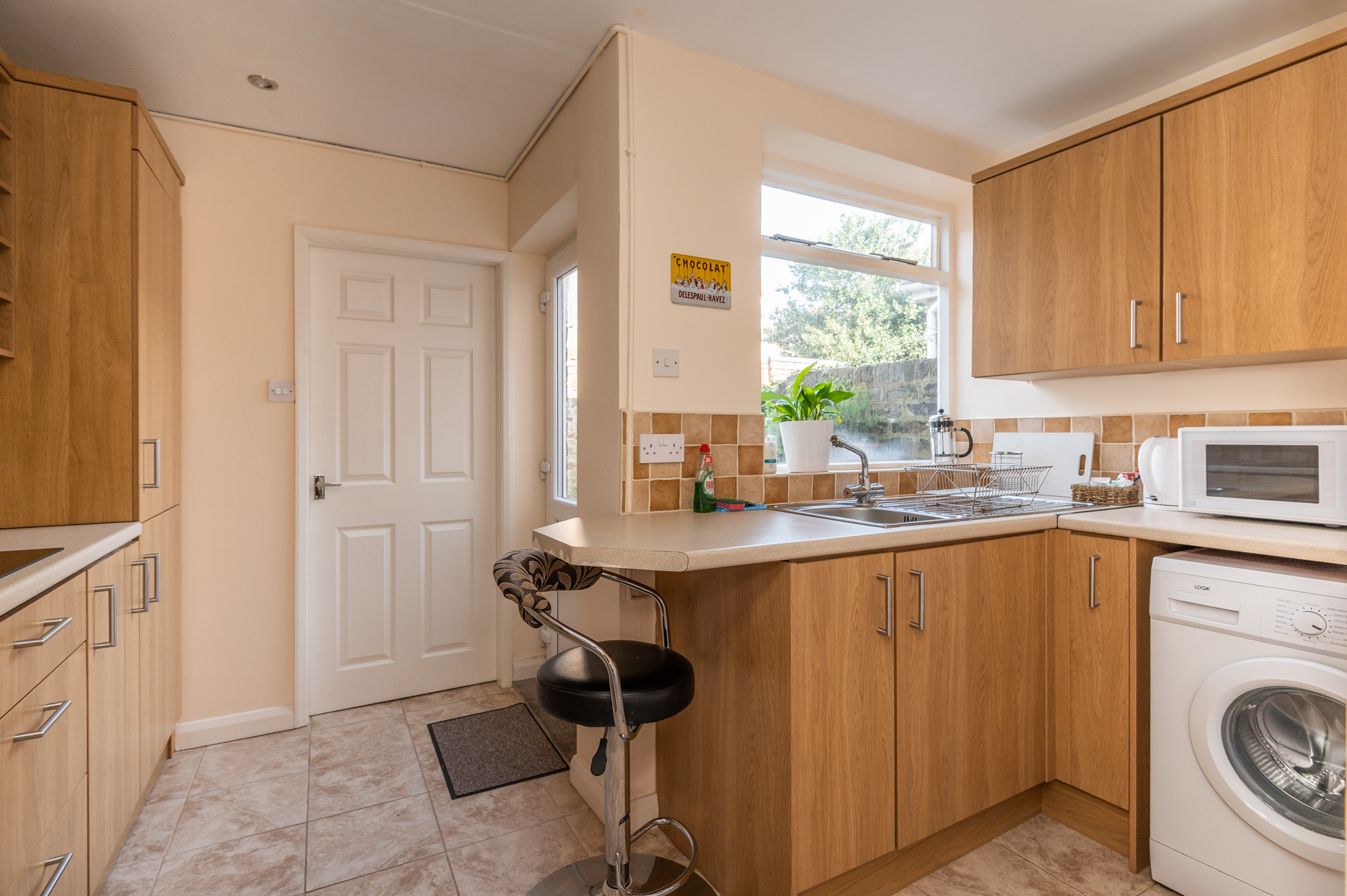 View Lockwood St · Cosy, Central Victorian House in York with Parking - Pass the Keys in 10 Lockwood Street YO31 7QY Lockwood St · Cosy, Central Victorian House in York with Parking - Pass the Keys in 10 Lockwood Street YO31 7QY - Property image 13 - VivreStays