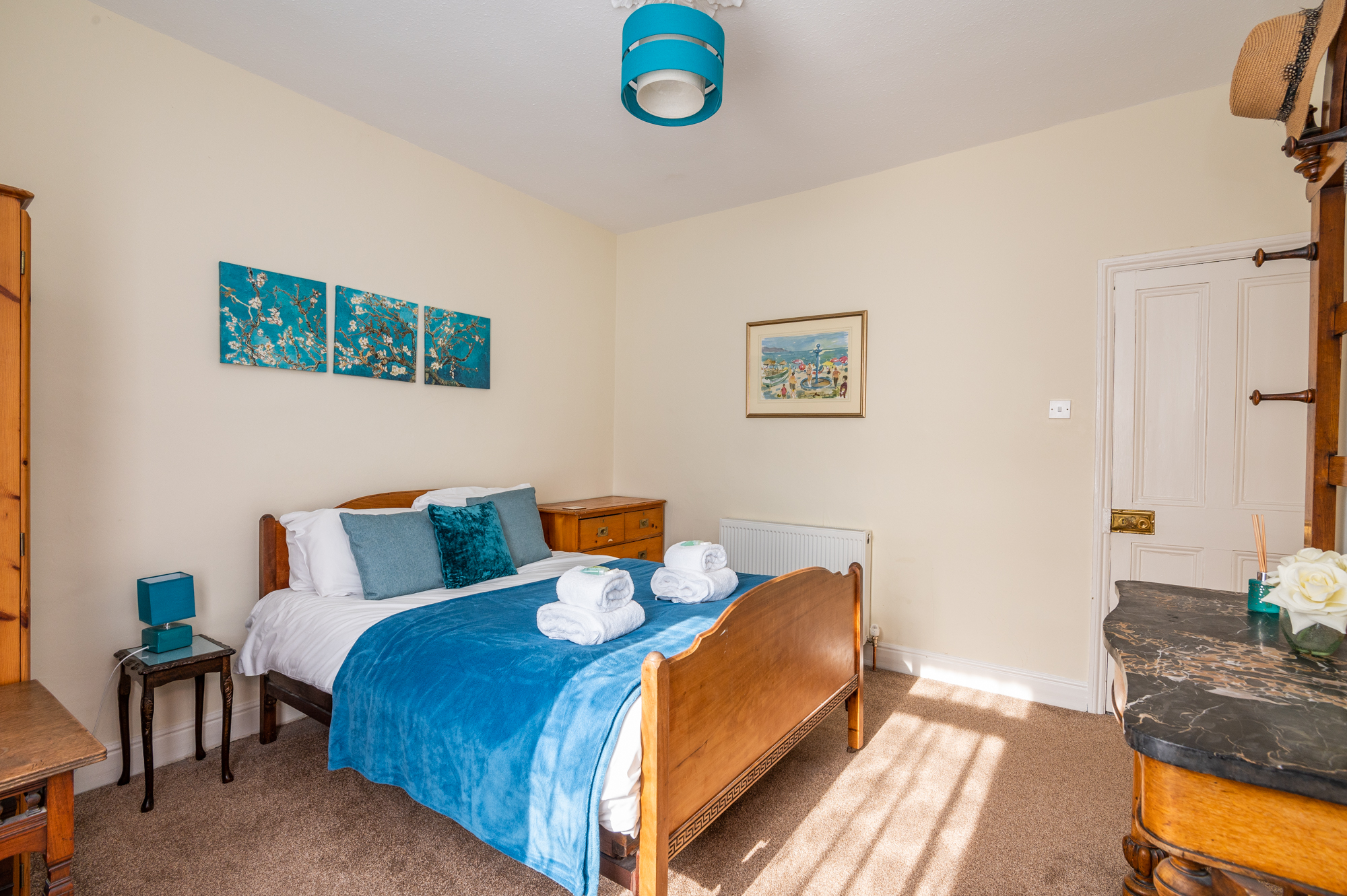 View Lockwood St · Cosy, Central Victorian House in York with Parking - Pass the Keys in 10 Lockwood Street YO31 7QY Lockwood St · Cosy, Central Victorian House in York with Parking - Pass the Keys in 10 Lockwood Street YO31 7QY - Property image 17 - VivreStays