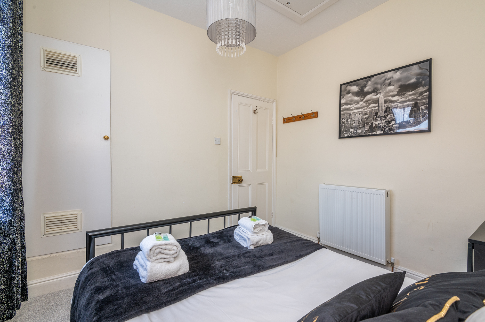 View Lockwood St · Cosy, Central Victorian House in York with Parking - Pass the Keys in 10 Lockwood Street YO31 7QY Lockwood St · Cosy, Central Victorian House in York with Parking - Pass the Keys in 10 Lockwood Street YO31 7QY - Property image 19 - VivreStays