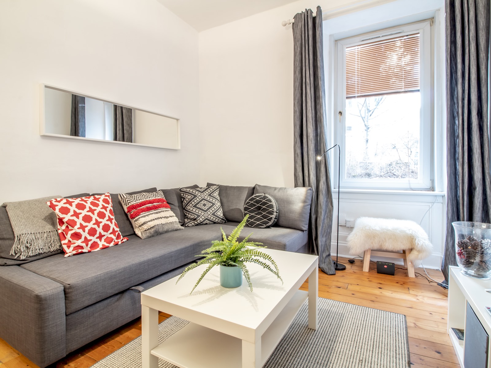 Stylish 1-Bed Flat- Edinburgh - Pass the Keys in Flat 4, 9 Orwell Terrace, Edinburgh EH11, UK, EH11 2DX EH11 2DX - Property image 10 - VivreStays