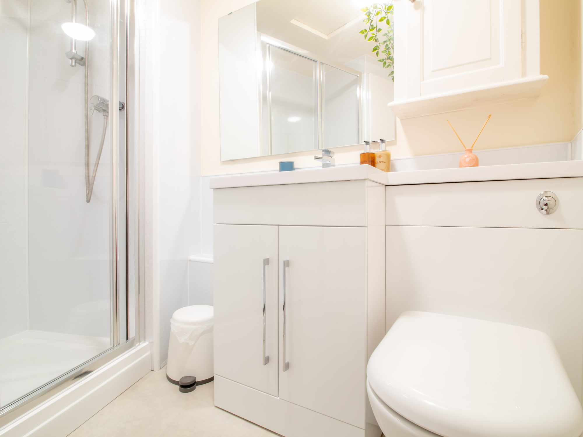 Stylish 1-Bed Flat- Edinburgh - Pass the Keys in Flat 4, 9 Orwell Terrace, Edinburgh EH11, UK, EH11 2DX EH11 2DX - Property image 24 - VivreStays