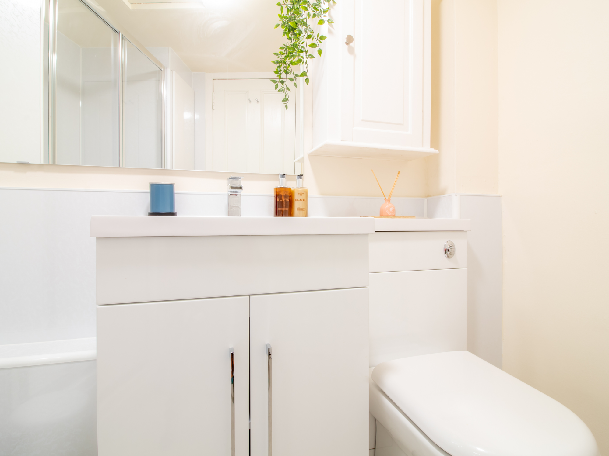 Stylish 1-Bed Flat- Edinburgh - Pass the Keys in Flat 4, 9 Orwell Terrace, Edinburgh EH11, UK, EH11 2DX EH11 2DX - Property image 26 - VivreStays