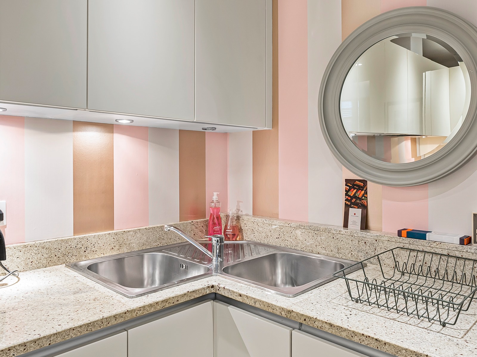 Studio flat in Shoreditch - Pass the Keys in 31 Boundary St E2 7JQ - Property image 11 - VivreStays