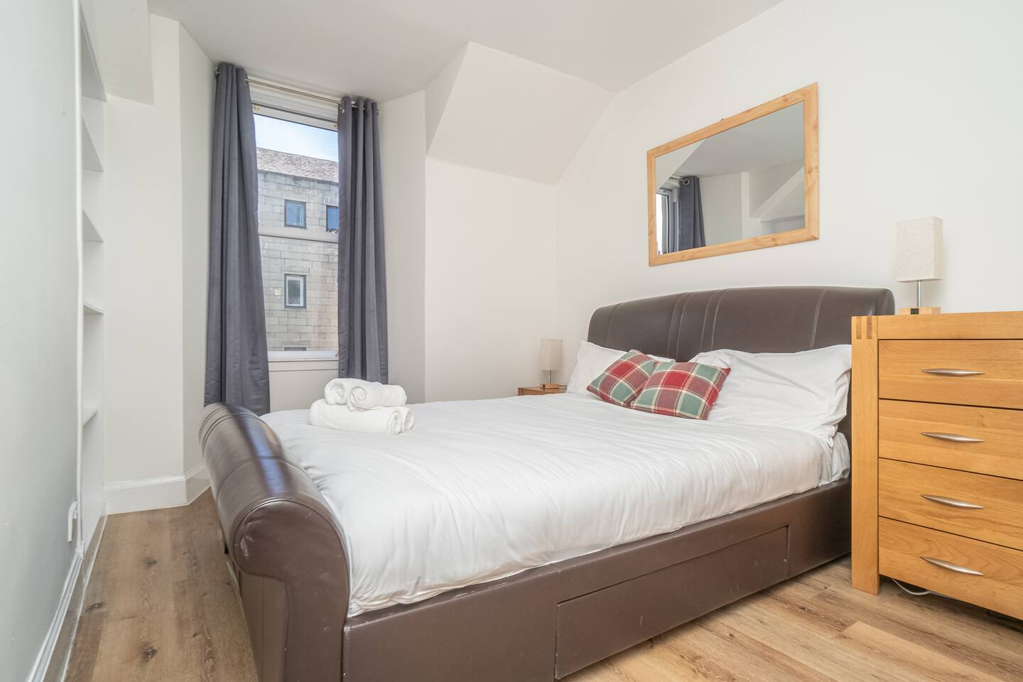 Cosy Flat in Historic Old Town - Pass the Keys in Flat 7, 54 St Mary's Street, EH1 1SX - Property image 17 - VivreStays