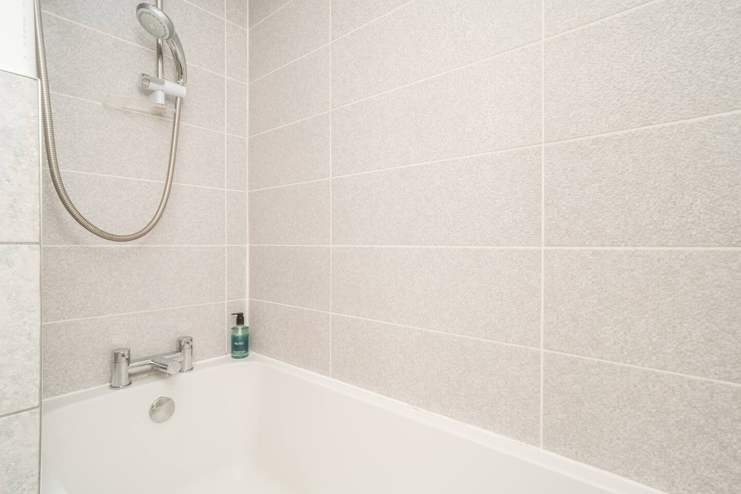 Cosy Flat in Historic Old Town - Pass the Keys in Flat 7, 54 St Mary's Street, EH1 1SX - Property image 18 - VivreStays