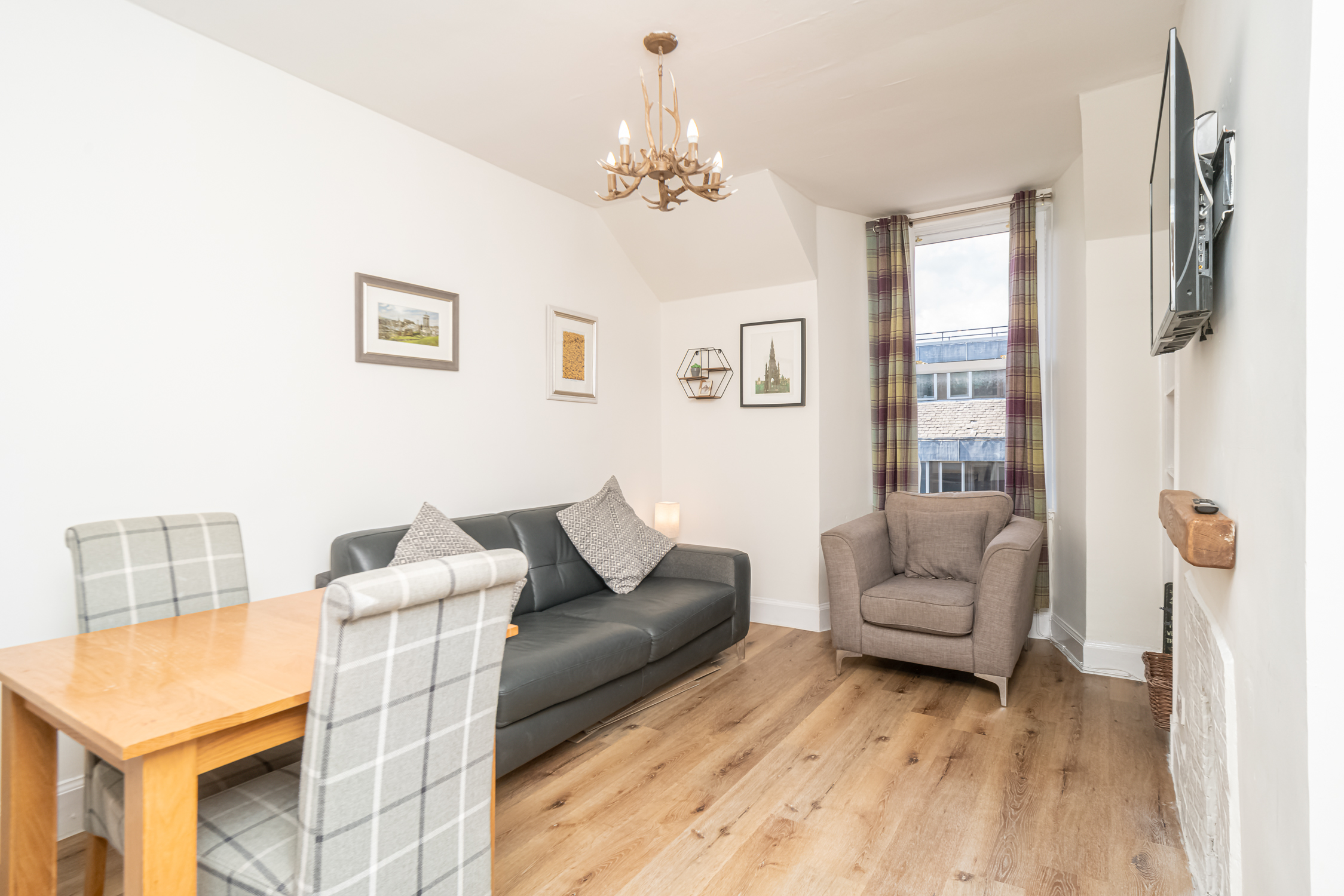 Cosy Flat in Historic Old Town - Pass the Keys in Flat 7, 54 St Mary's Street, EH1 1SX - Property image 7 - VivreStays