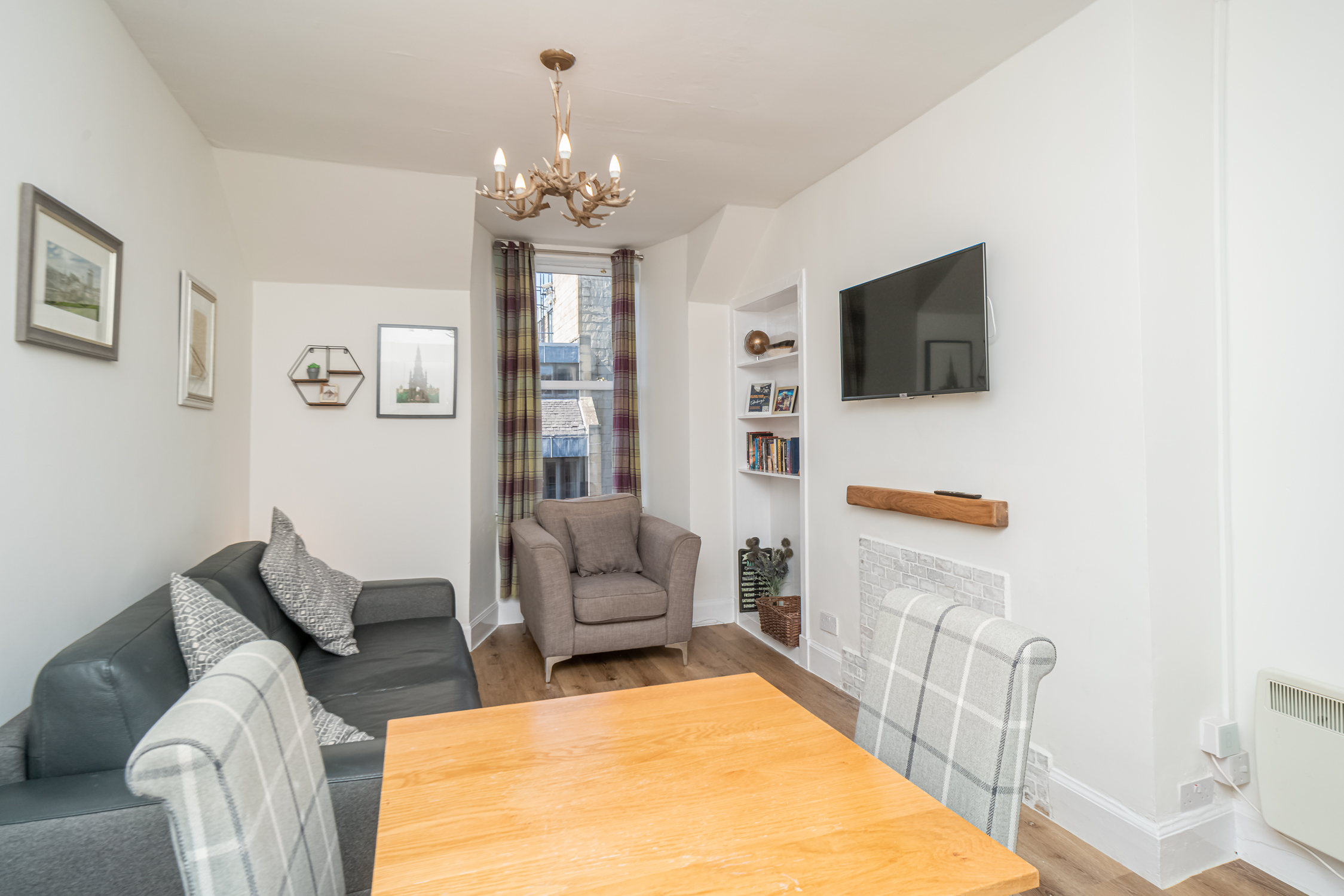 Cosy Flat in Historic Old Town - Pass the Keys in Flat 7, 54 St Mary's Street, EH1 1SX - Property image 6 - VivreStays