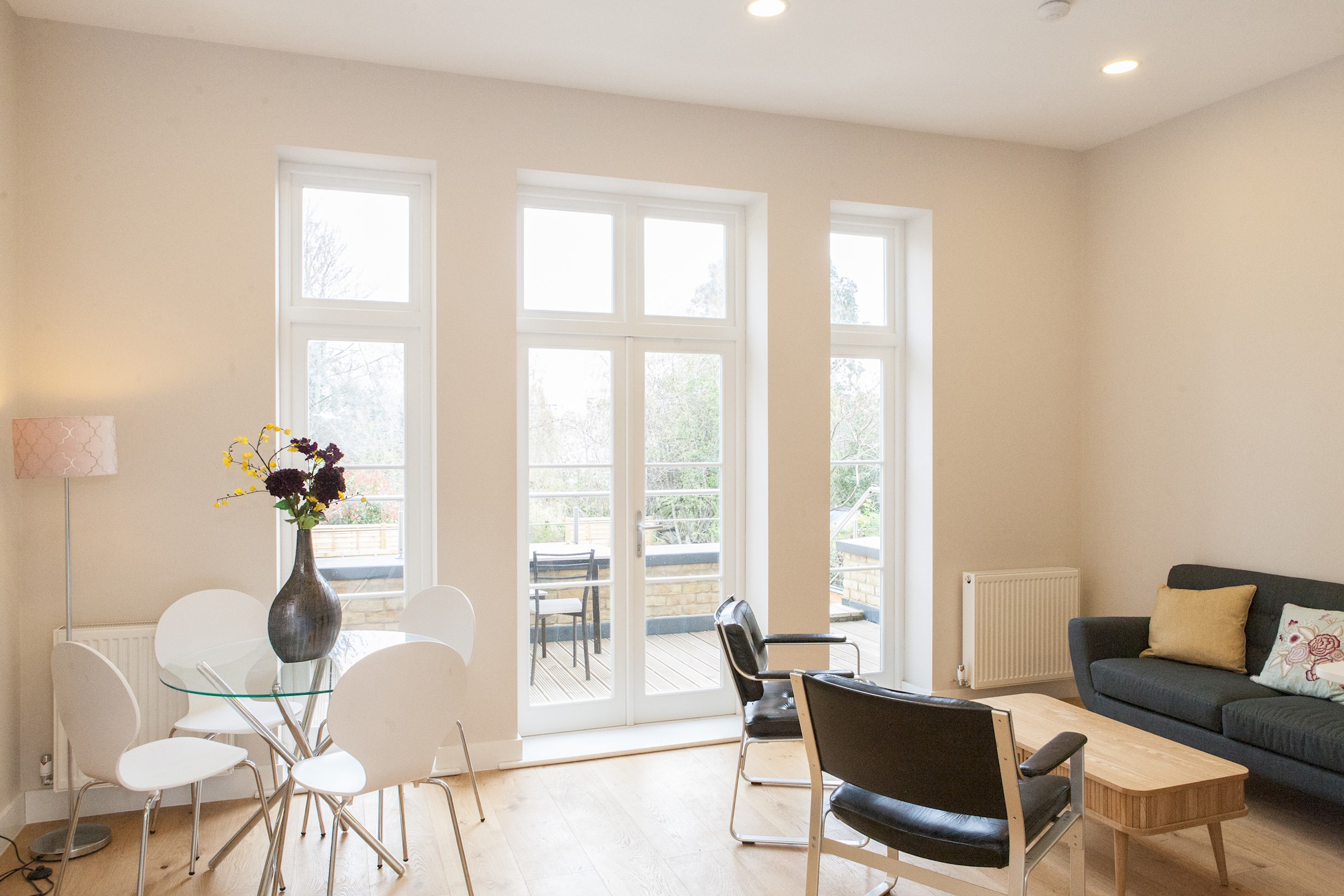 Beautiful 2 bed terrace flat close to Greenwich -  Pass the Keys in Flat 2, 70 Loampit Hill SE13 7SX - Property image 2 - VivreStays