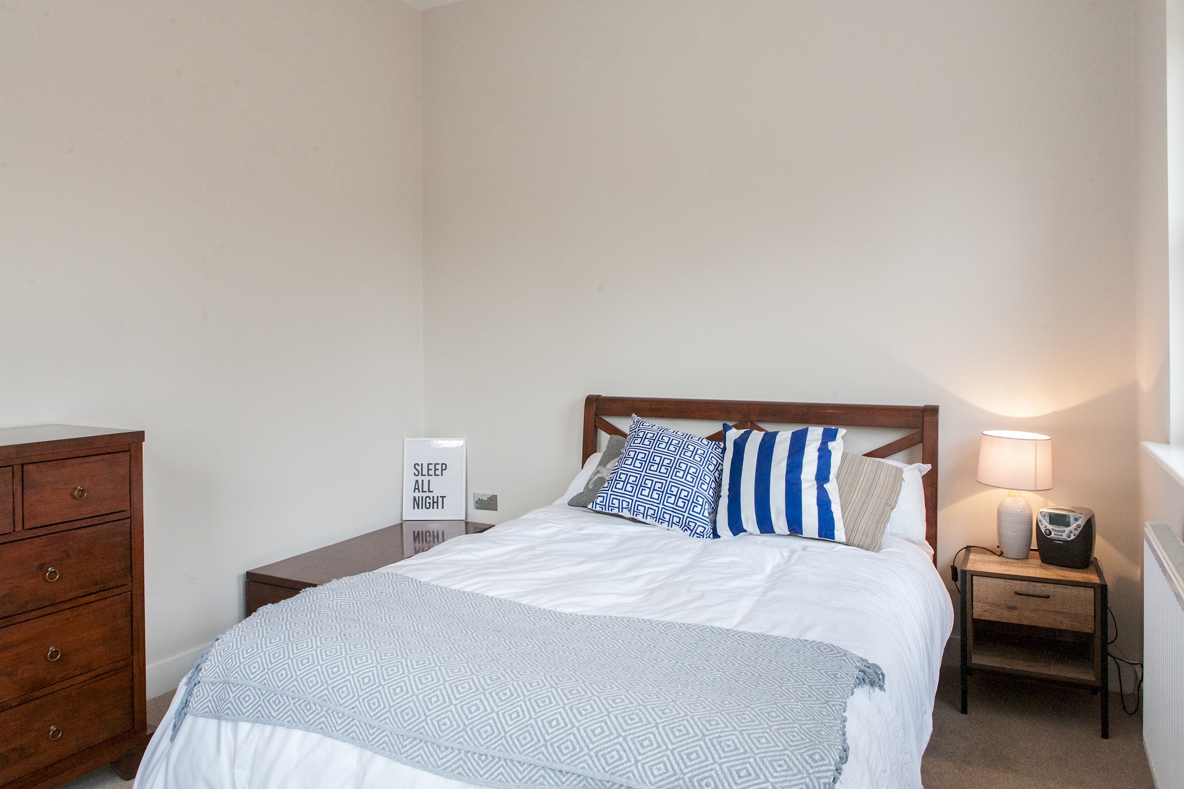 Beautiful 2 bed terrace flat close to Greenwich -  Pass the Keys in Flat 2, 70 Loampit Hill SE13 7SX - Property image 8 - VivreStays
