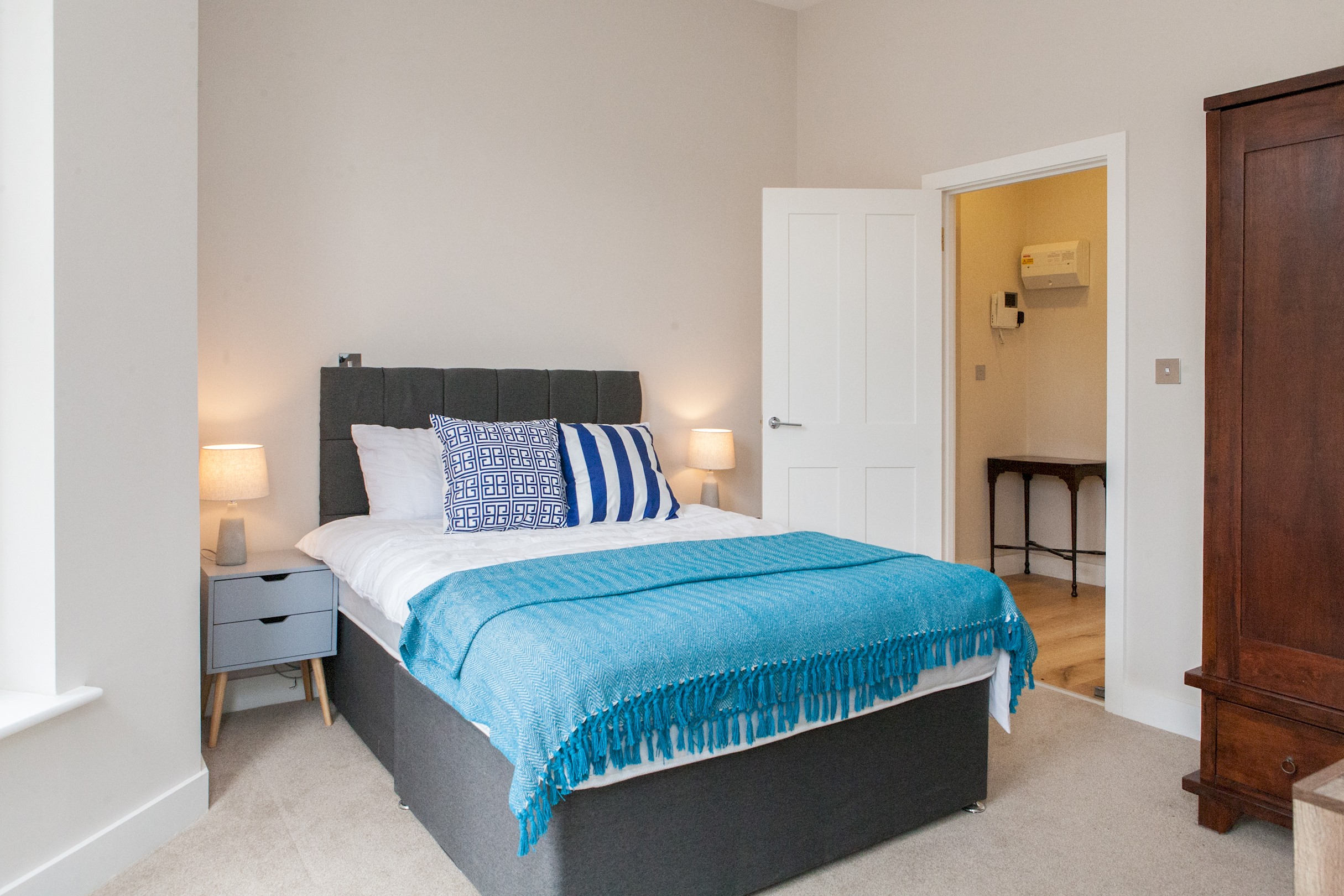 Beautiful 2 bed terrace flat close to Greenwich -  Pass the Keys in Flat 2, 70 Loampit Hill SE13 7SX - Property image 27 - VivreStays