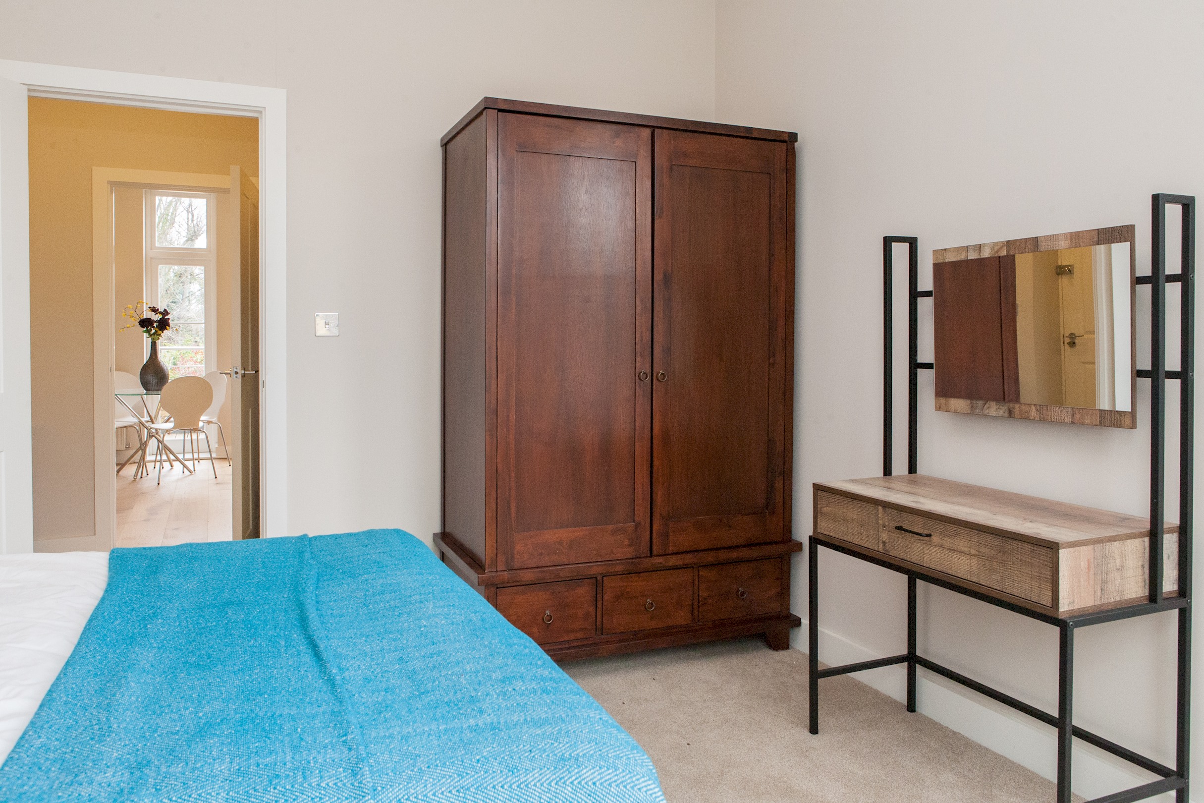 Beautiful 2 bed terrace flat close to Greenwich -  Pass the Keys in Flat 2, 70 Loampit Hill SE13 7SX - Property image 28 - VivreStays
