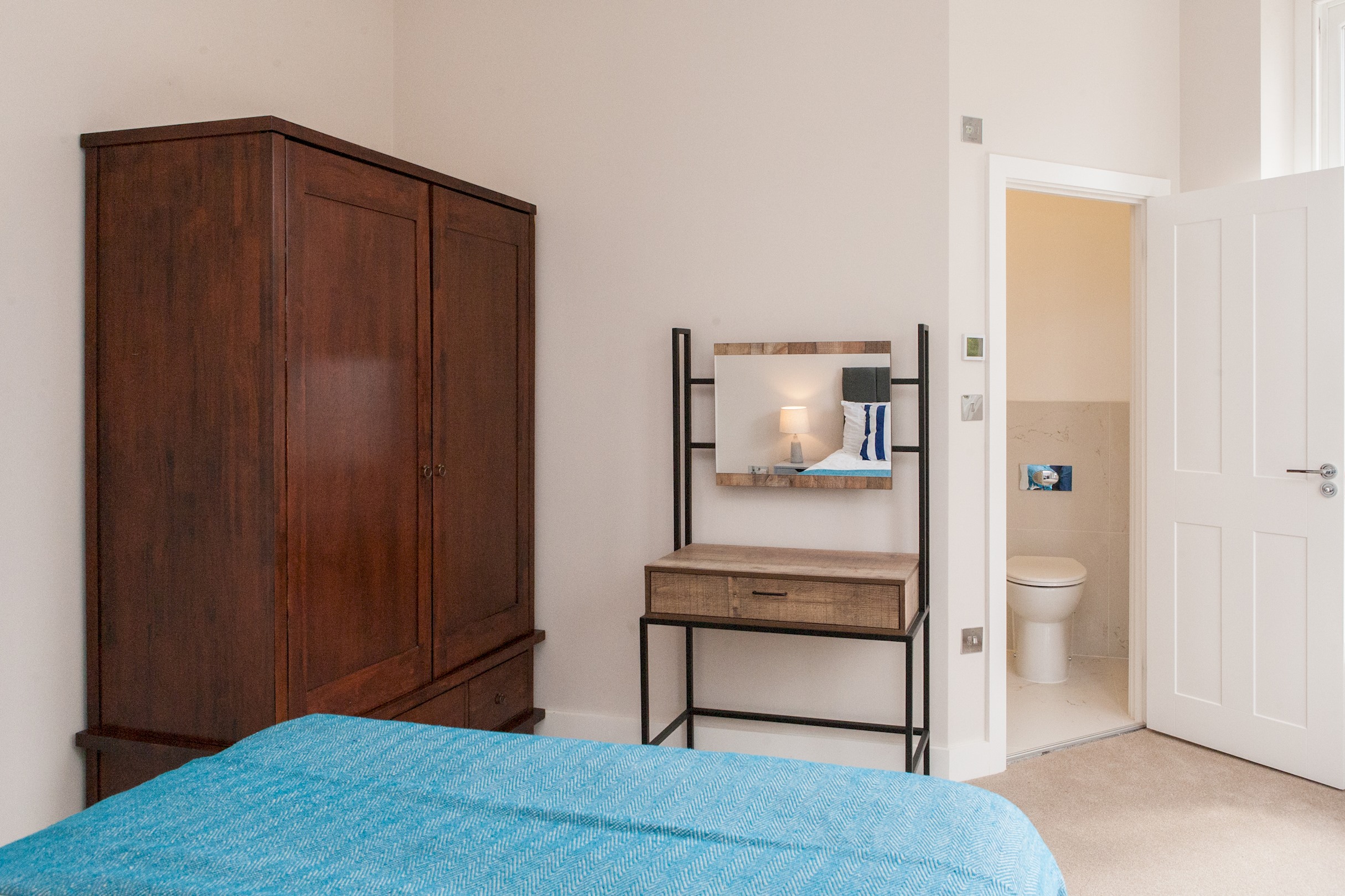 Beautiful 2 bed terrace flat close to Greenwich -  Pass the Keys in Flat 2, 70 Loampit Hill SE13 7SX - Property image 30 - VivreStays