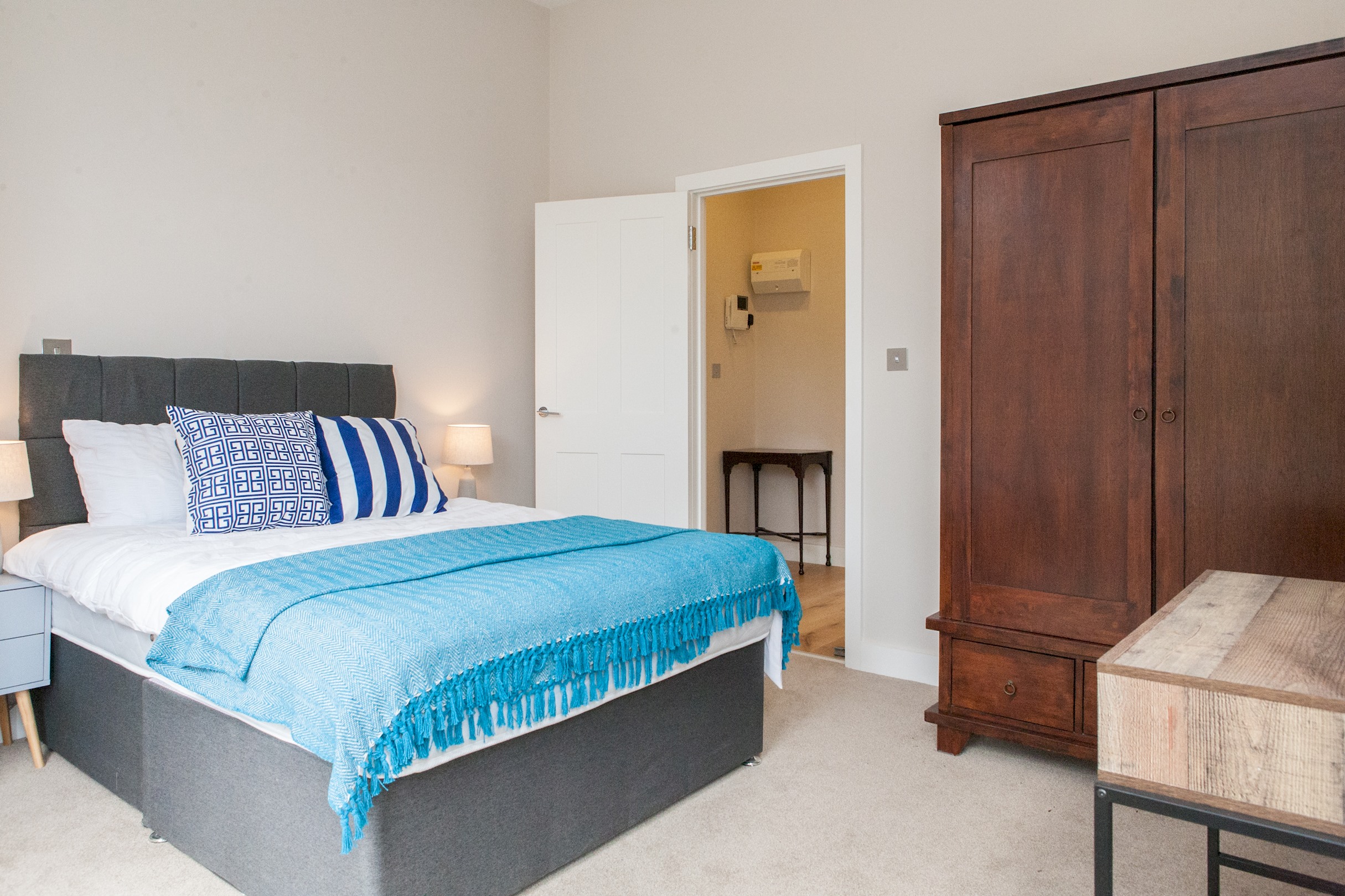 Beautiful 2 bed terrace flat close to Greenwich -  Pass the Keys in Flat 2, 70 Loampit Hill SE13 7SX - Property image 40 - VivreStays